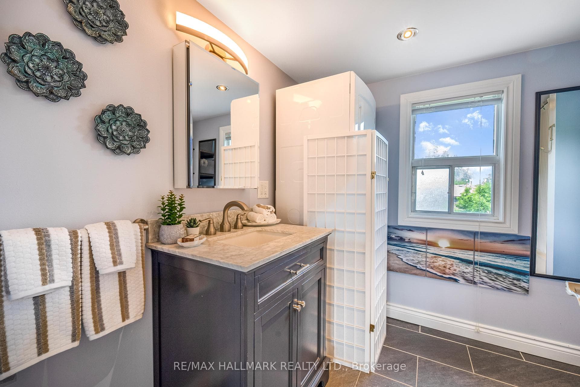 4pc Bath Upstairs + Laundry Upstairs