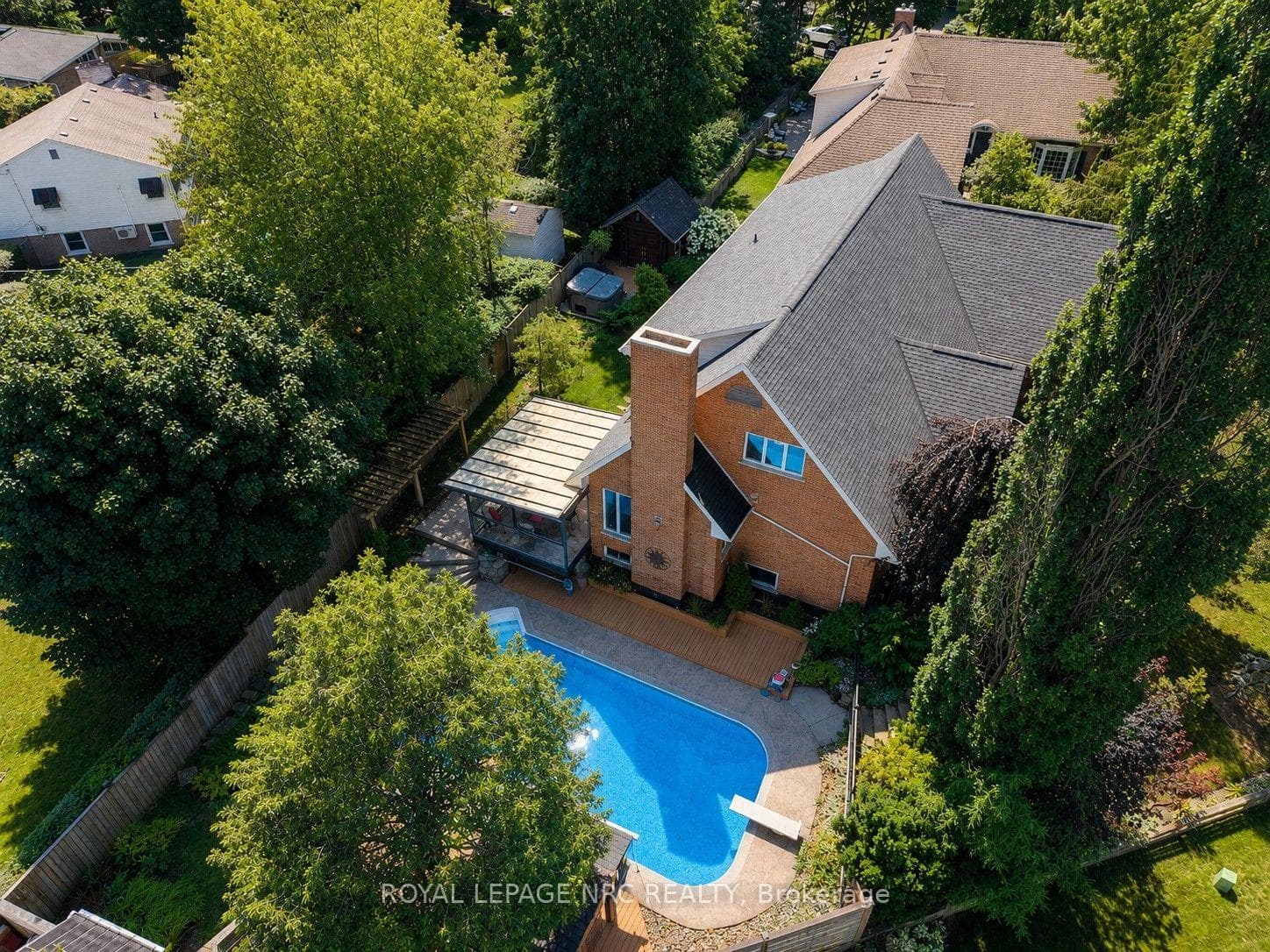 15 Petronella Parkway photo 48