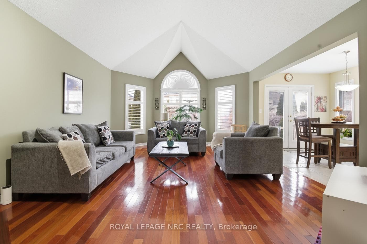 65 MCCAFFERY Crescent photo 22