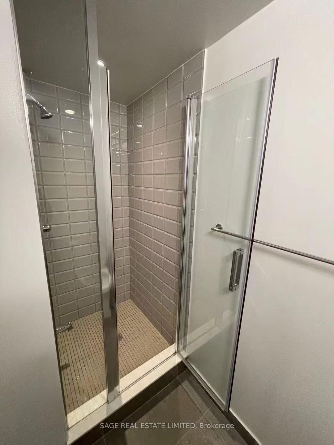 203 College Street Unit 1709 photo 11