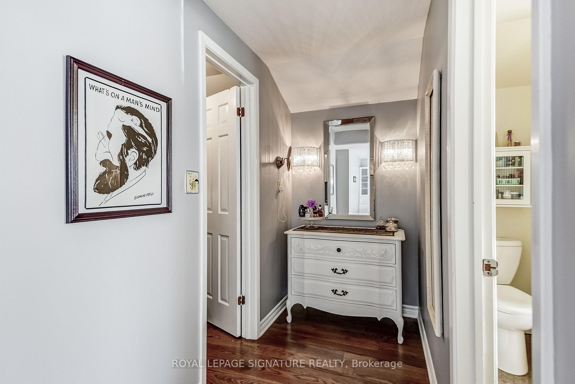 Primary BD with 5pc ensuite, W/I & Makeup Vanity