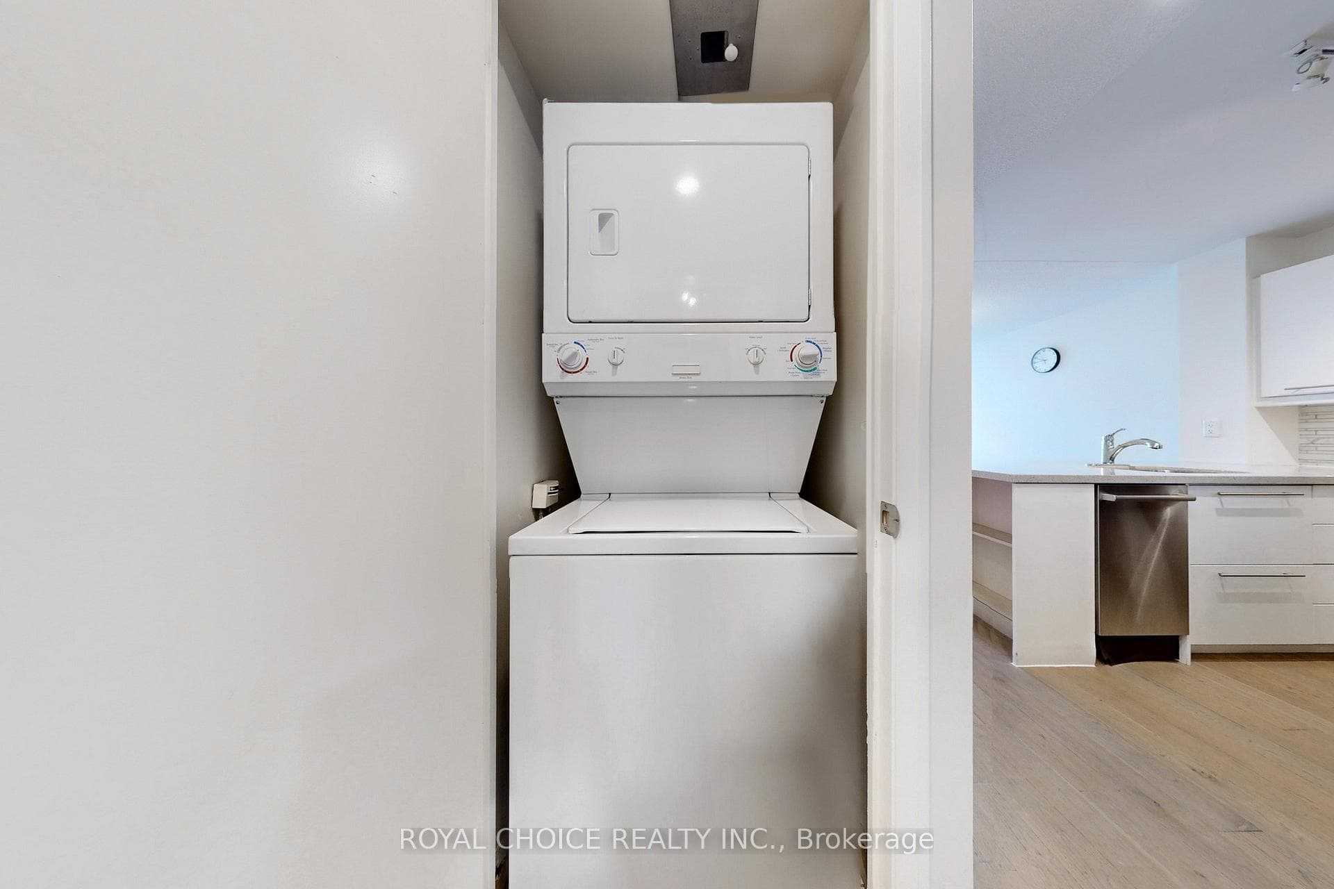 21 Carlton Street Unit 1109 photo 18