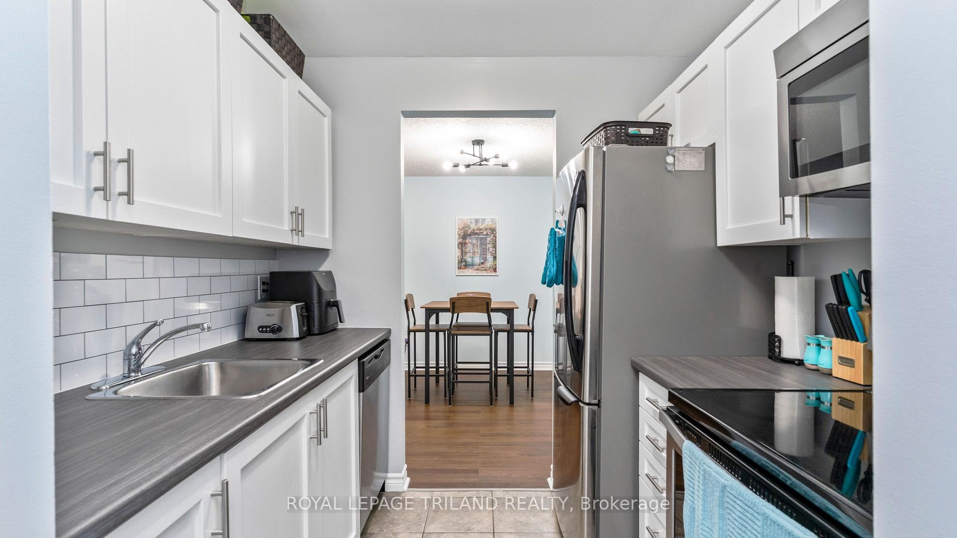 735 DEVERON Crescent Unit 116 photo 7