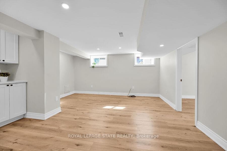 196 West 19th Street photo 29
