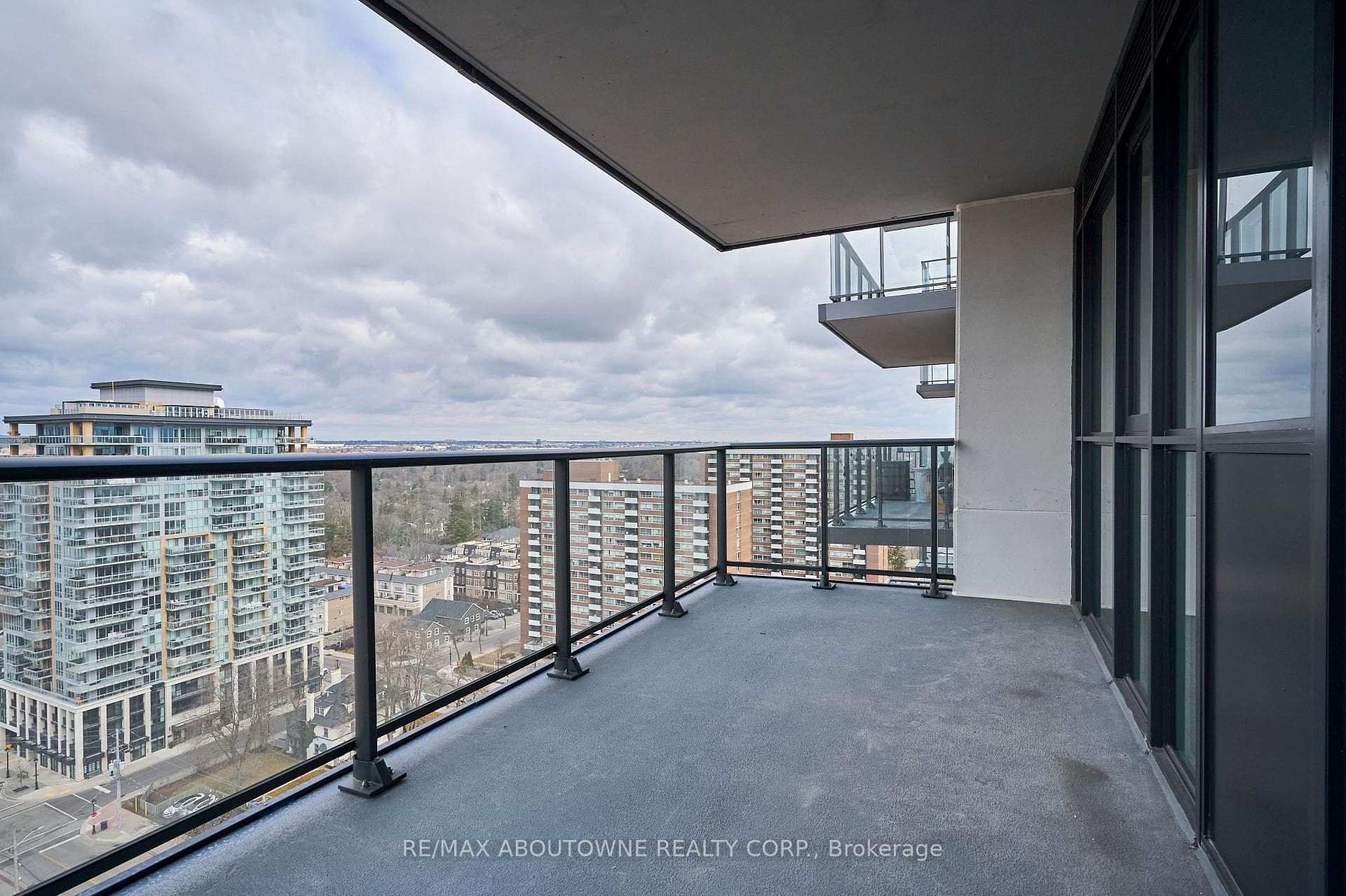 2007 James Street Unit 1608 photo 17