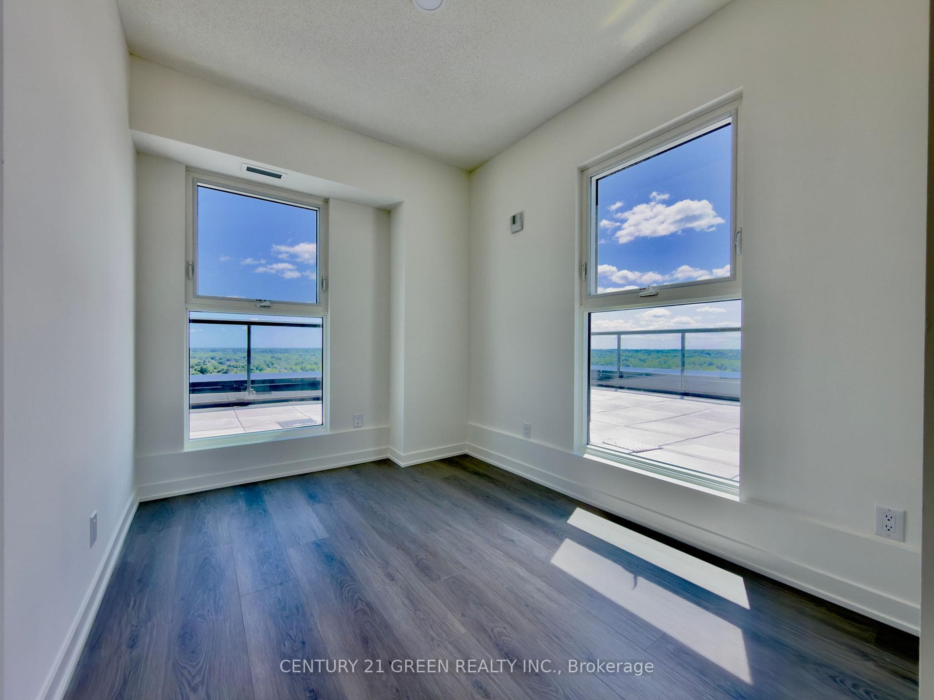 33 Erie Avenue Unit 1705 photo 9