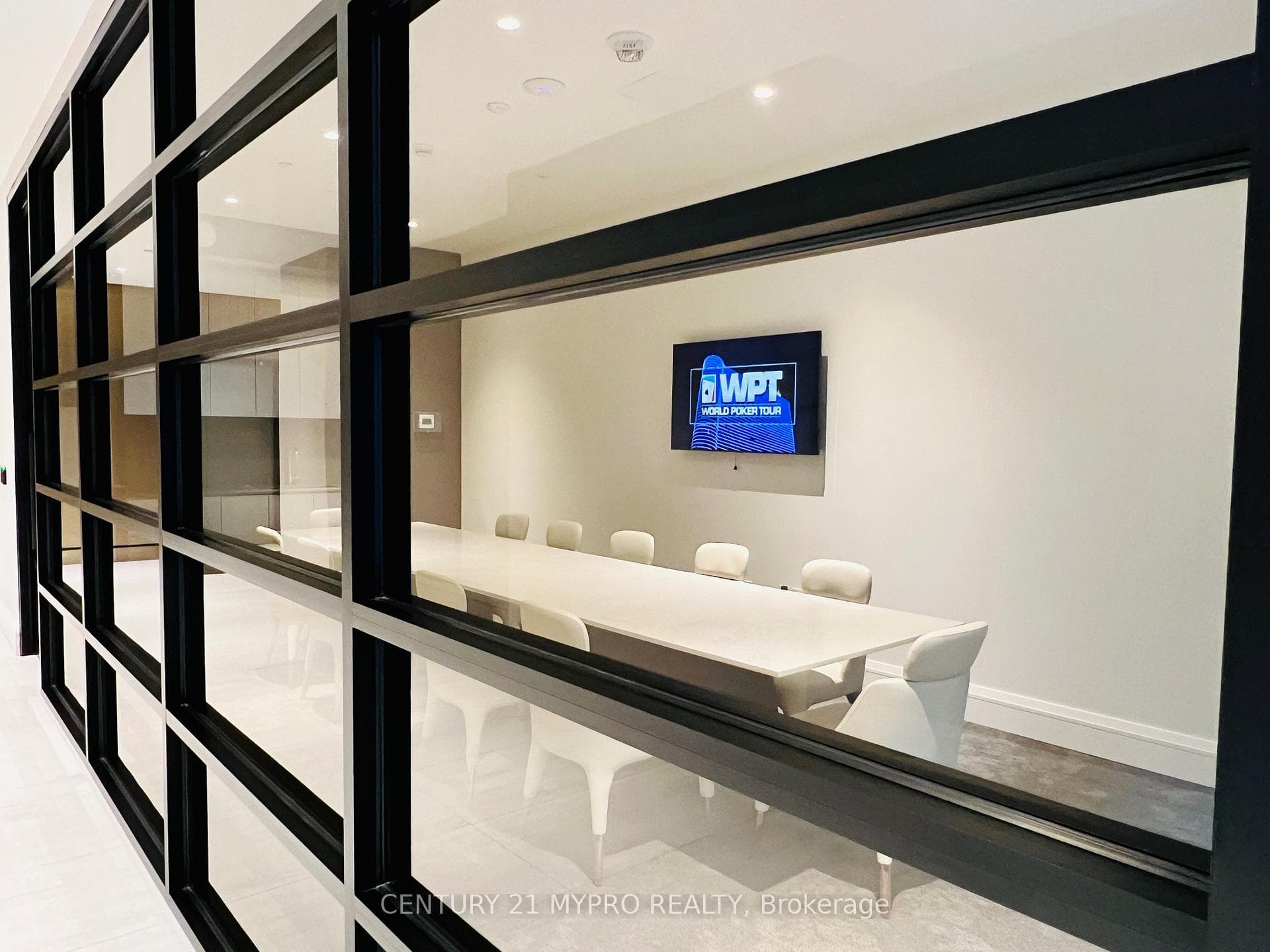 39 Roehampton Avenue Unit 702 photo 25
