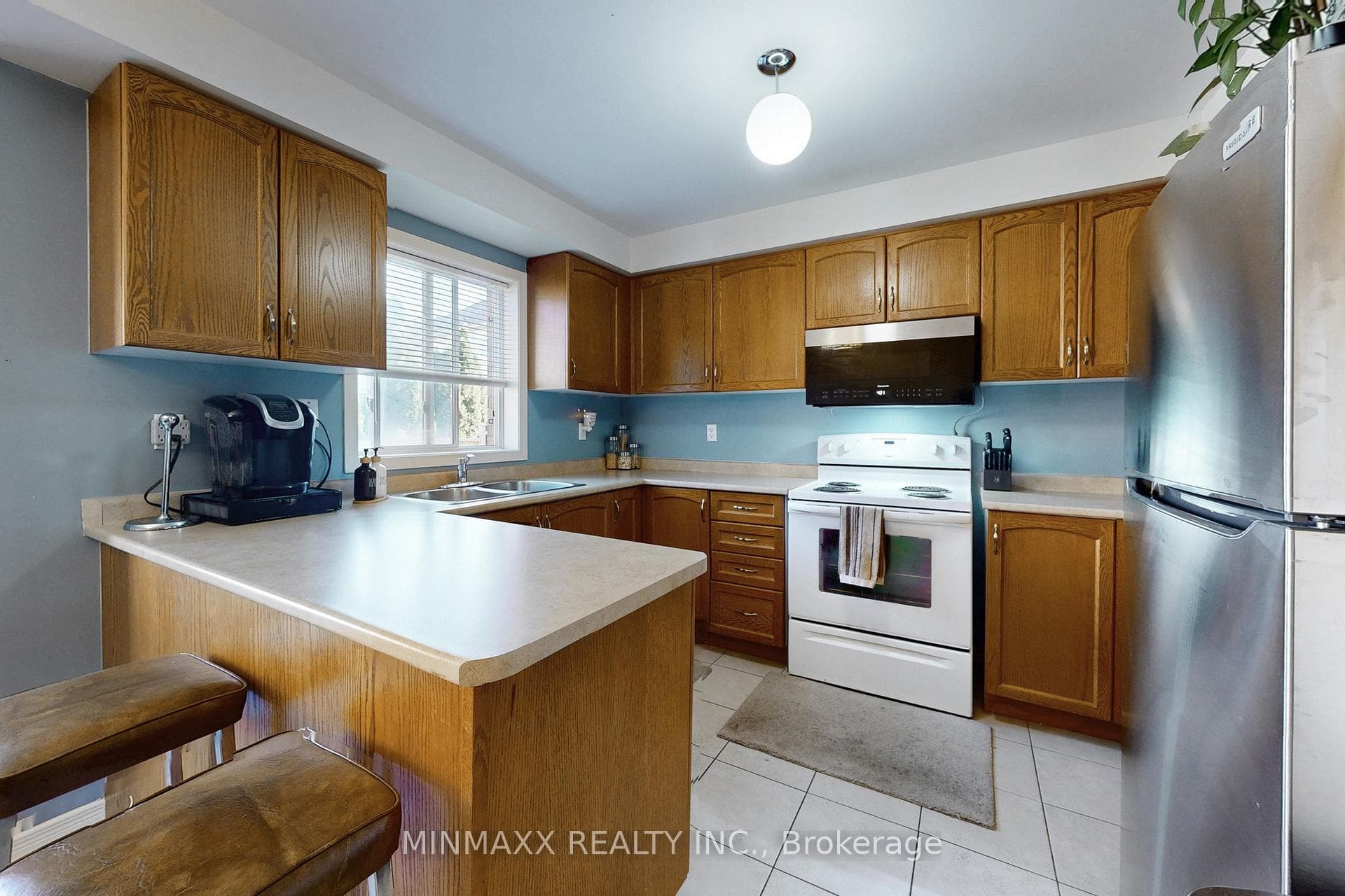420 Hobbs Crescent photo 14