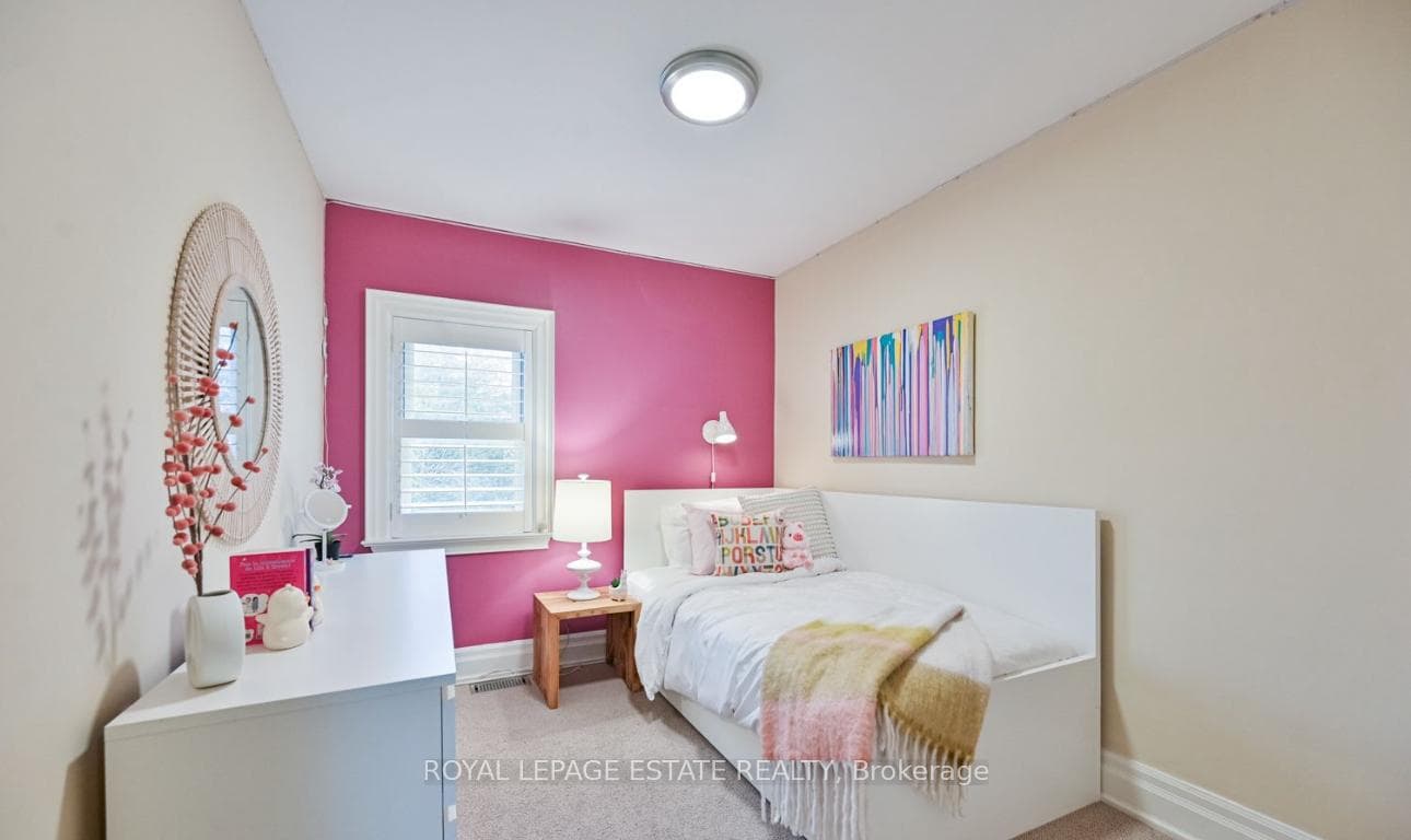 274 Laird Drive photo 18