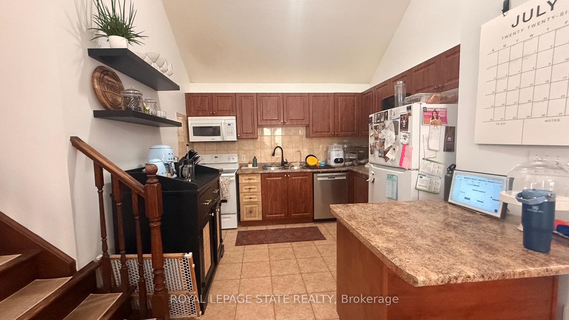 35 Mckibbon Avenue photo 5