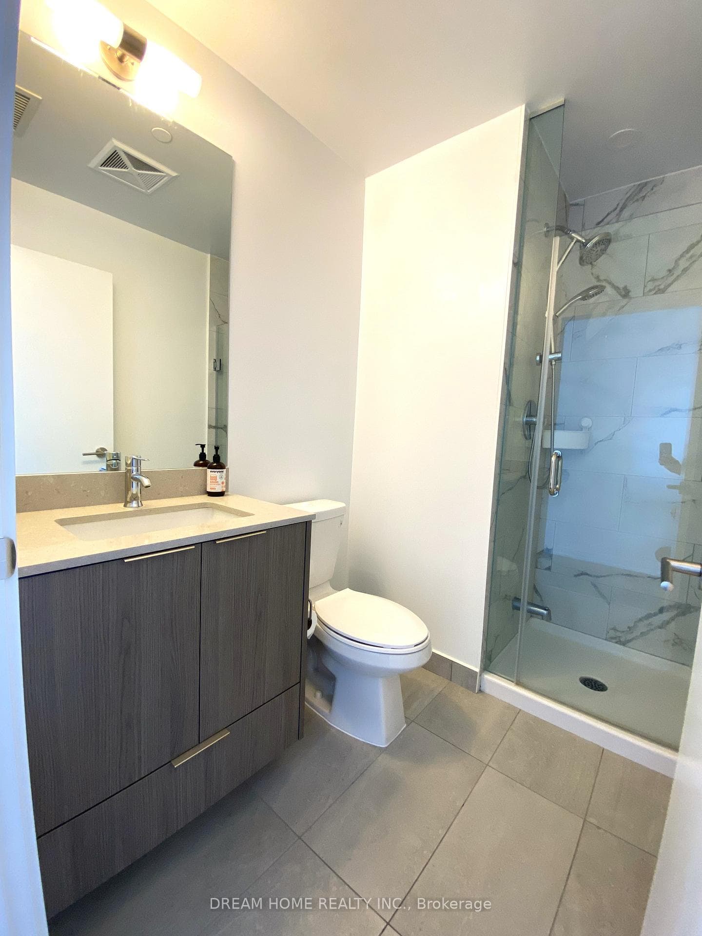 32 Forest Manor Road Unit 2705 photo 9