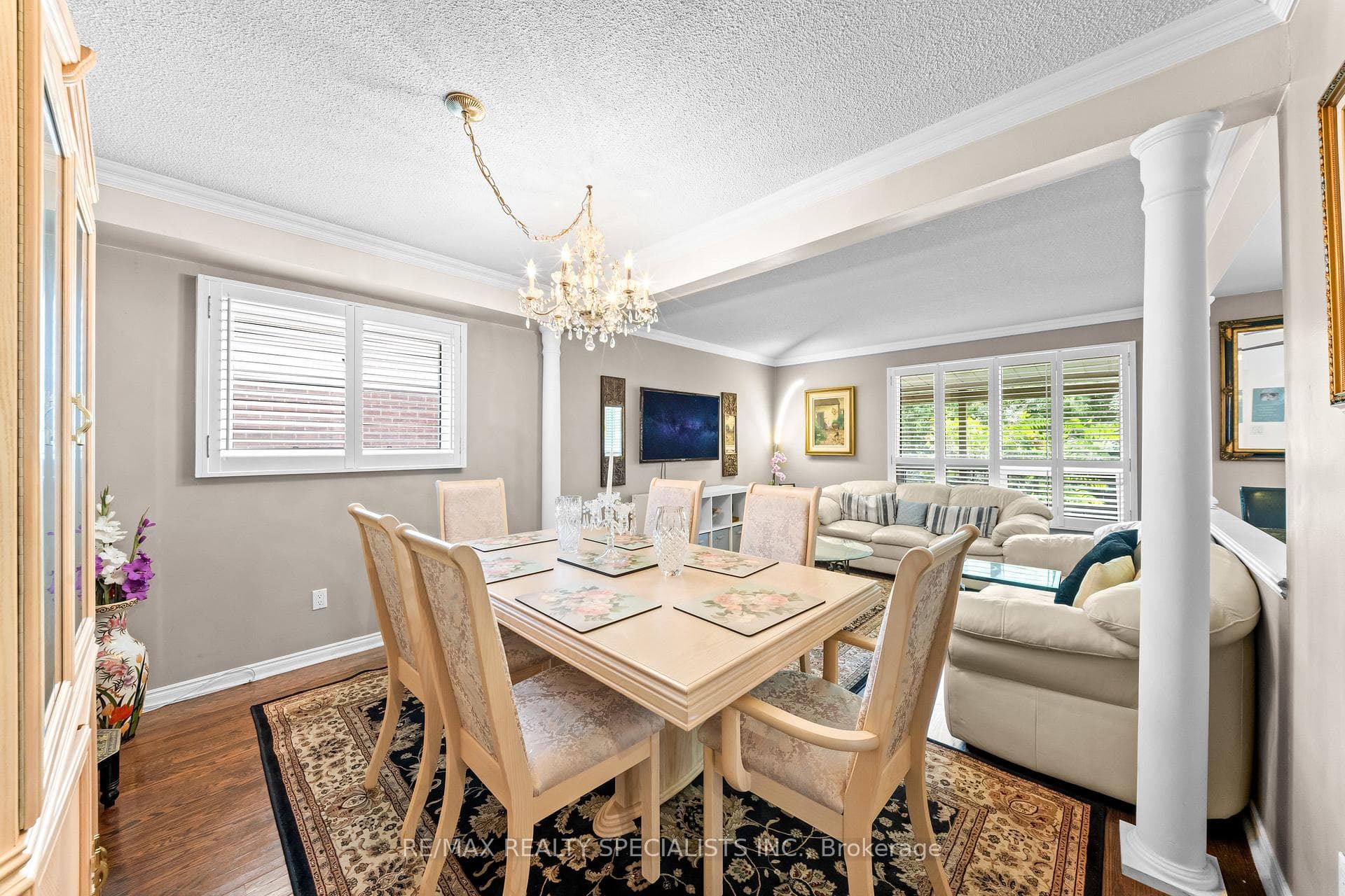 1004 Queensbridge Drive photo 8
