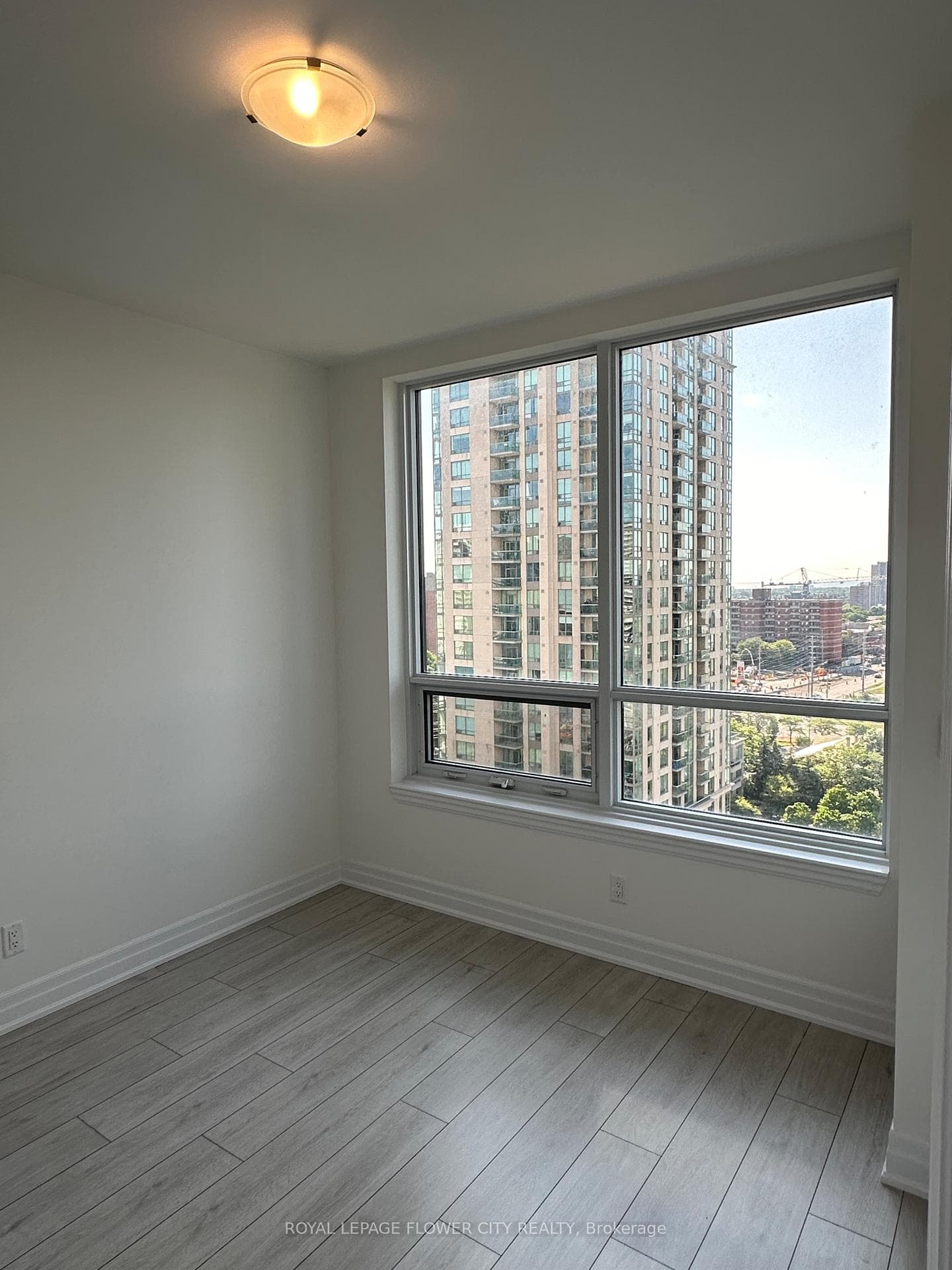 30 Elm Drive Unit 1307 photo 4