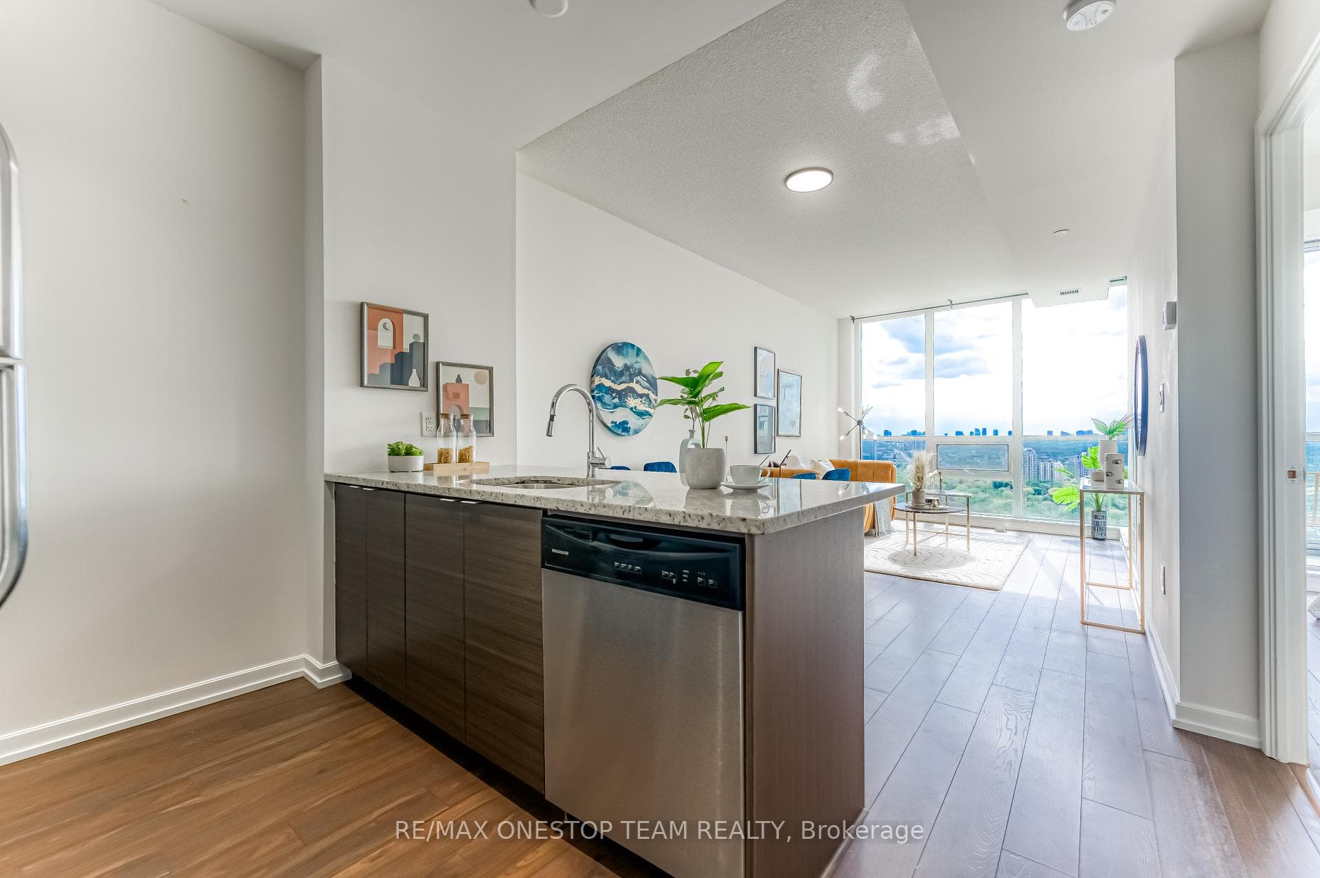 62 Forest Manor Road Unit 1710 photo 7