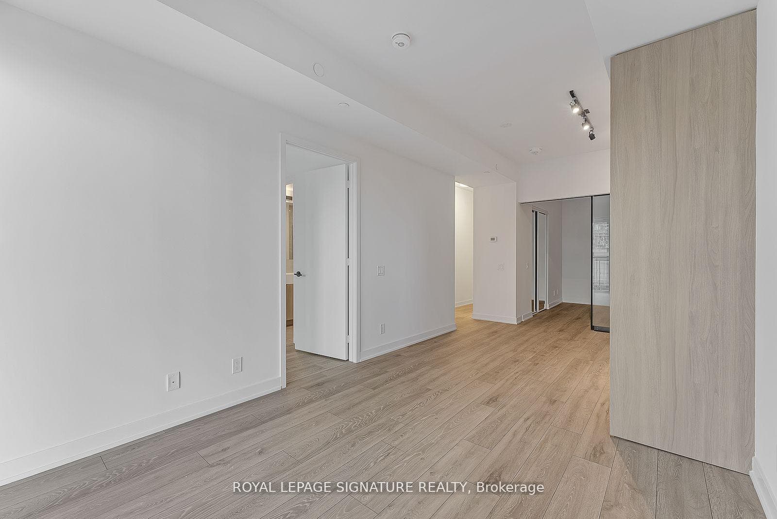 108 Peter Street Unit 2501 photo 8