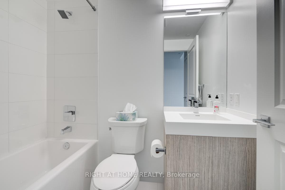251 Jarvis Street Unit 1034 photo 8