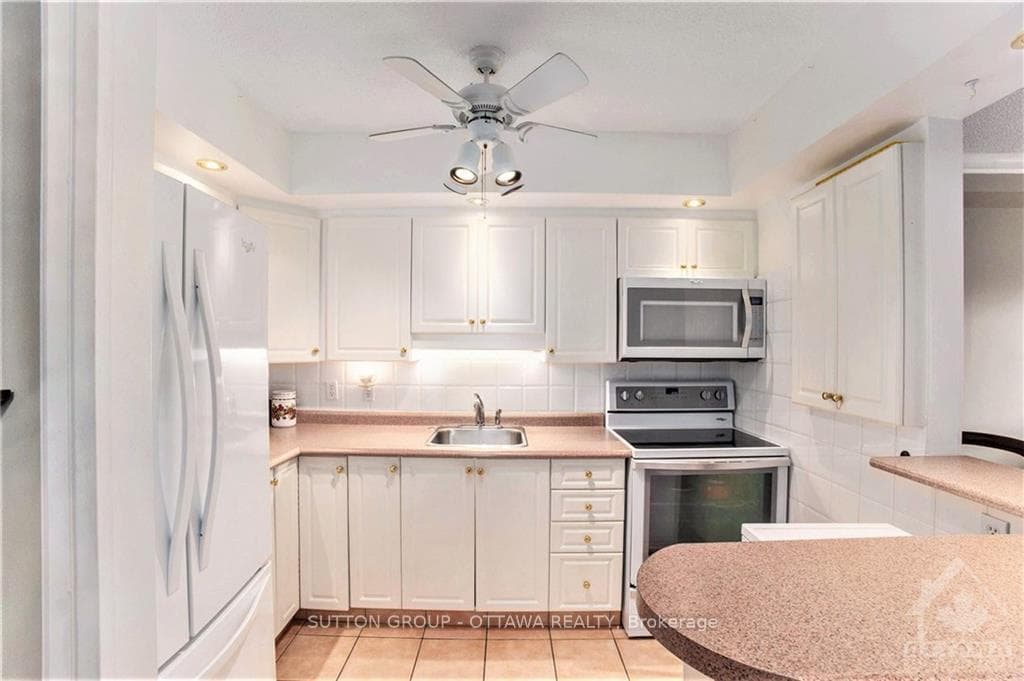 158A MCARTHUR Avenue Unit 905 photo 4