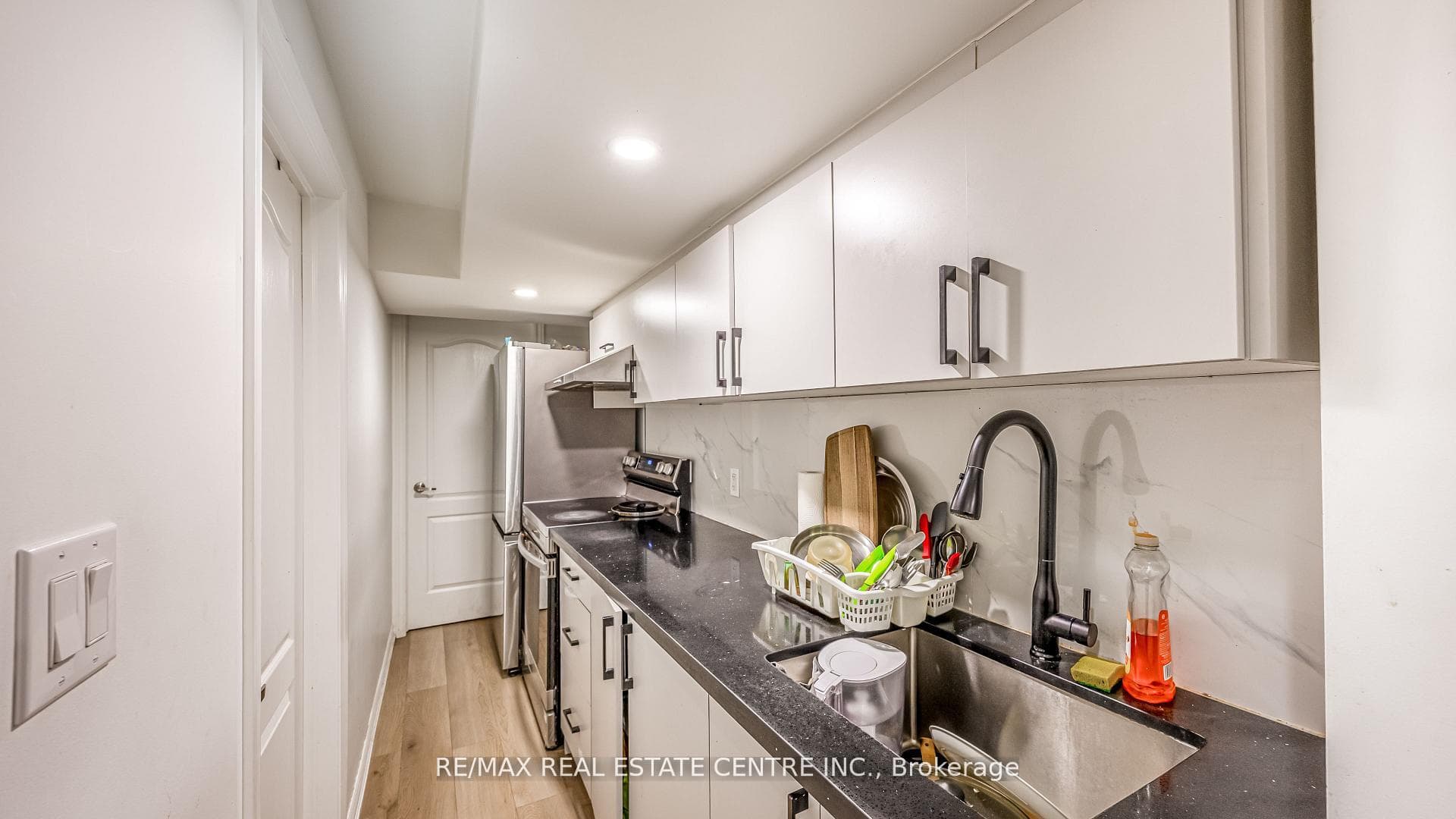 590 GRANT Way photo 37