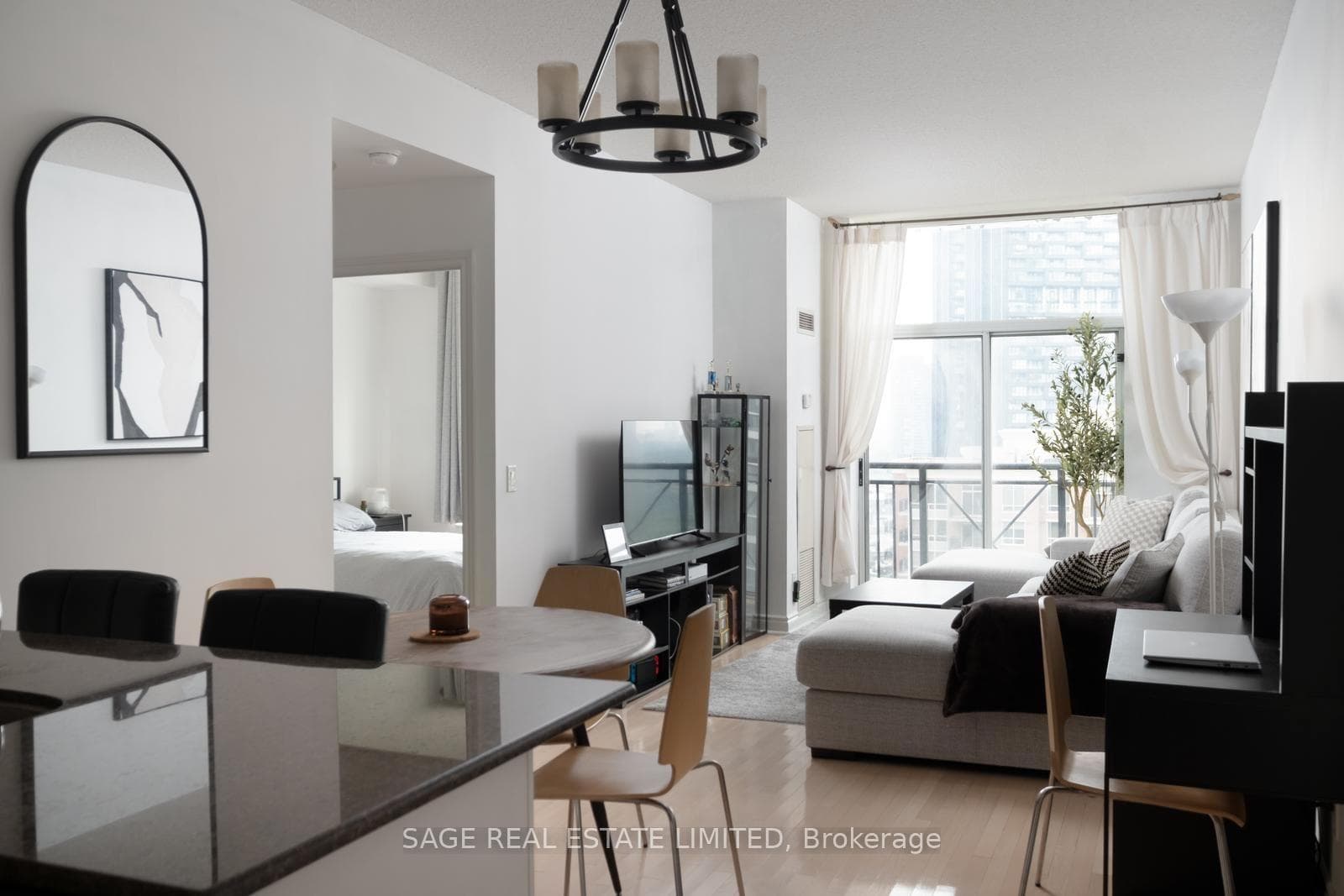 1101 Leslie Street Unit 1507 photo 2