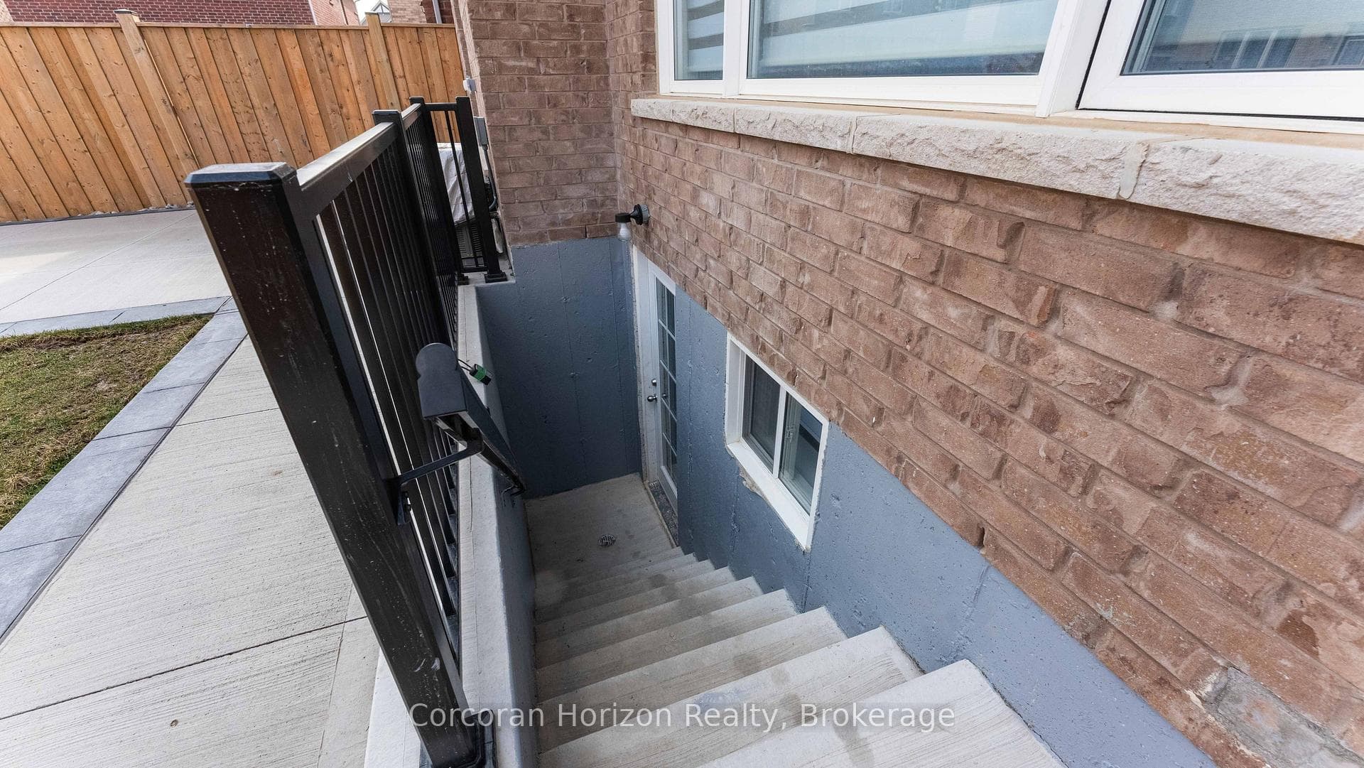 9 Price Street Unit Lower photo 5
