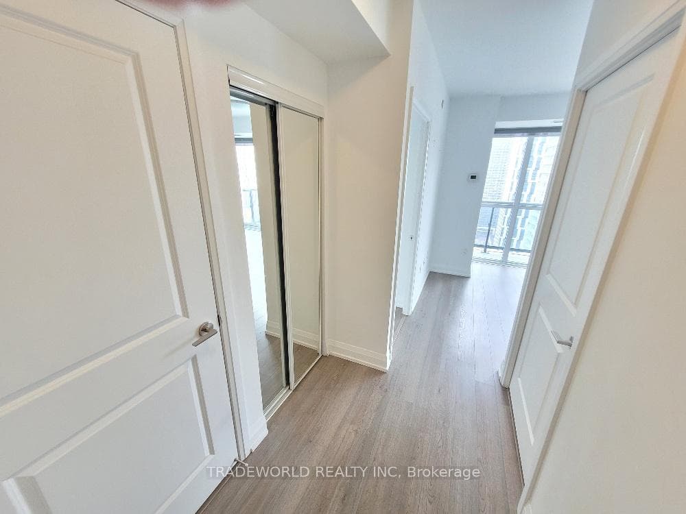 77 Mutual Street Unit 2705 photo 5
