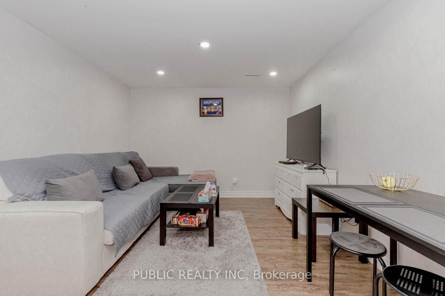 17 Puritan Court photo 34