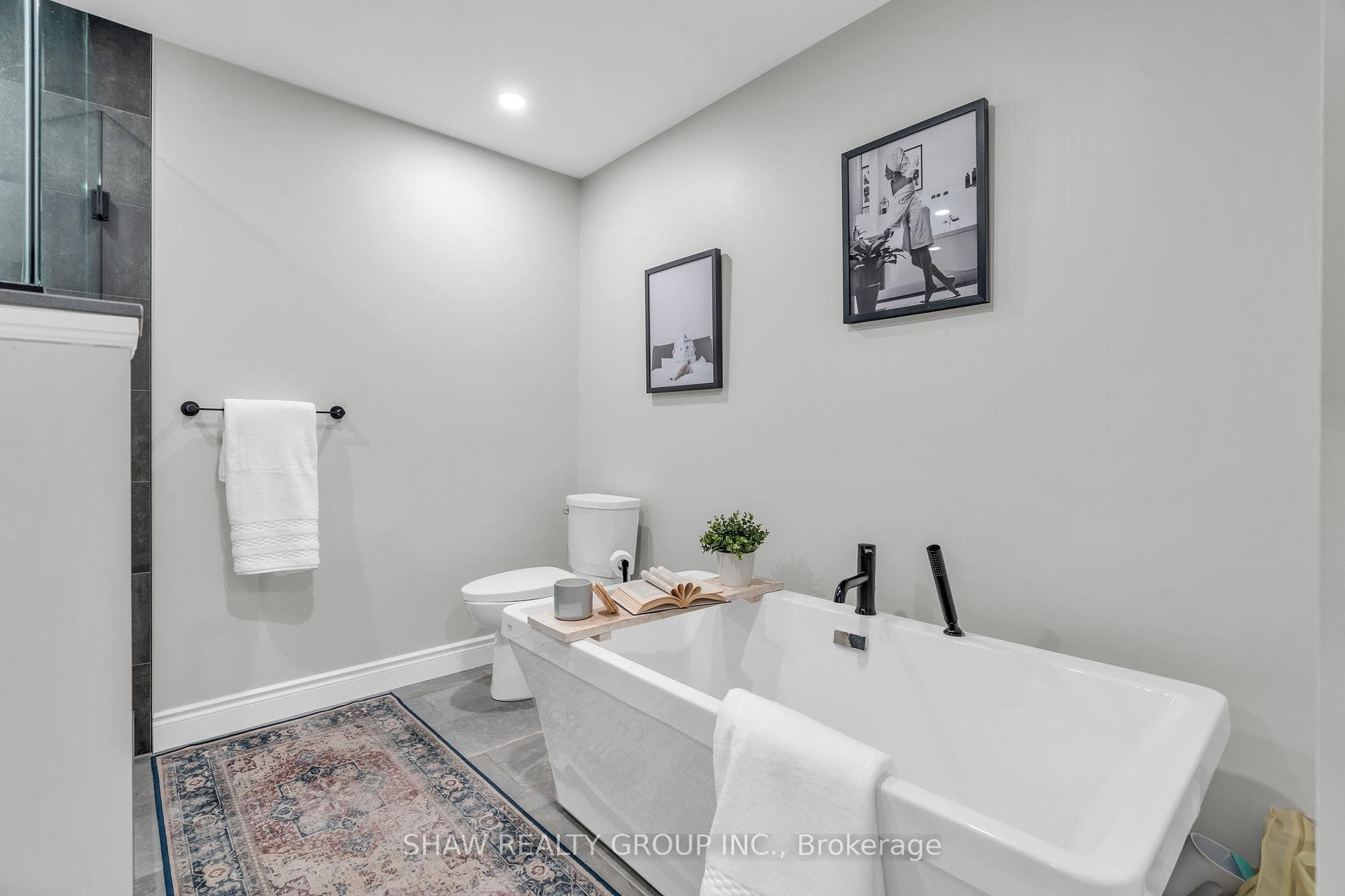 9 Highland Crescent photo 19