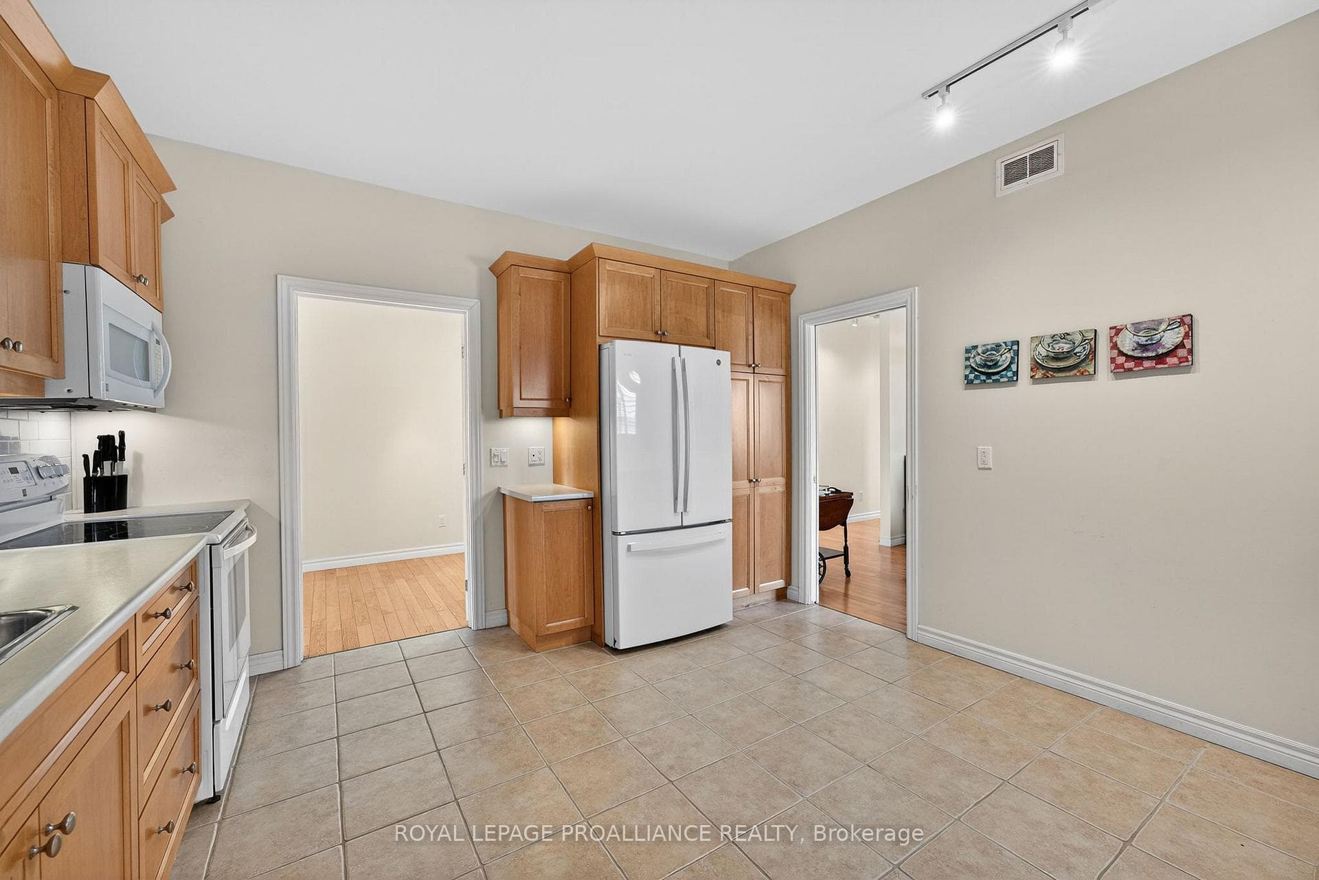 45 Maplehurst Crescent photo 12