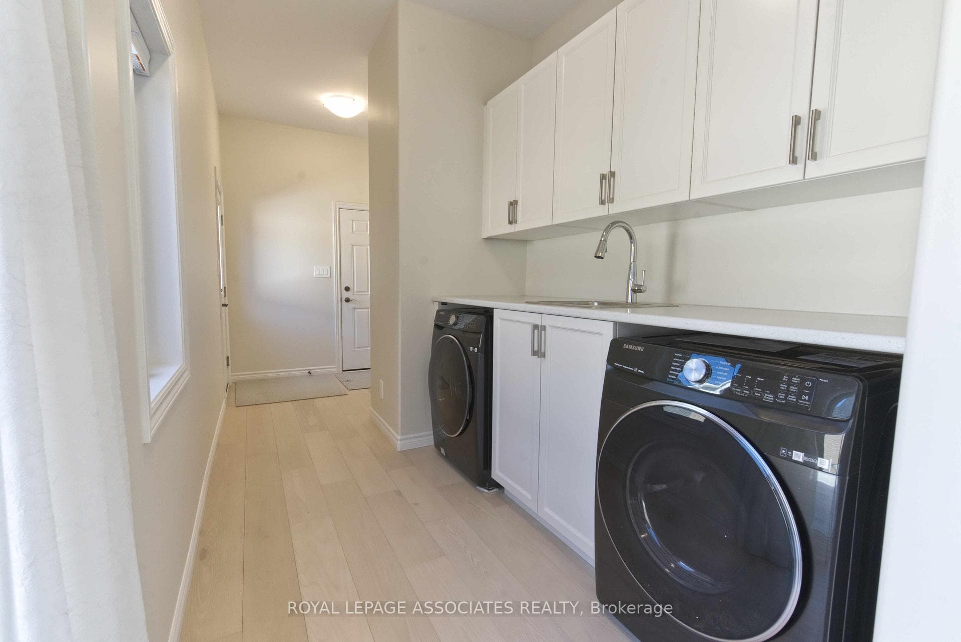 84 Riverstone Way photo 7