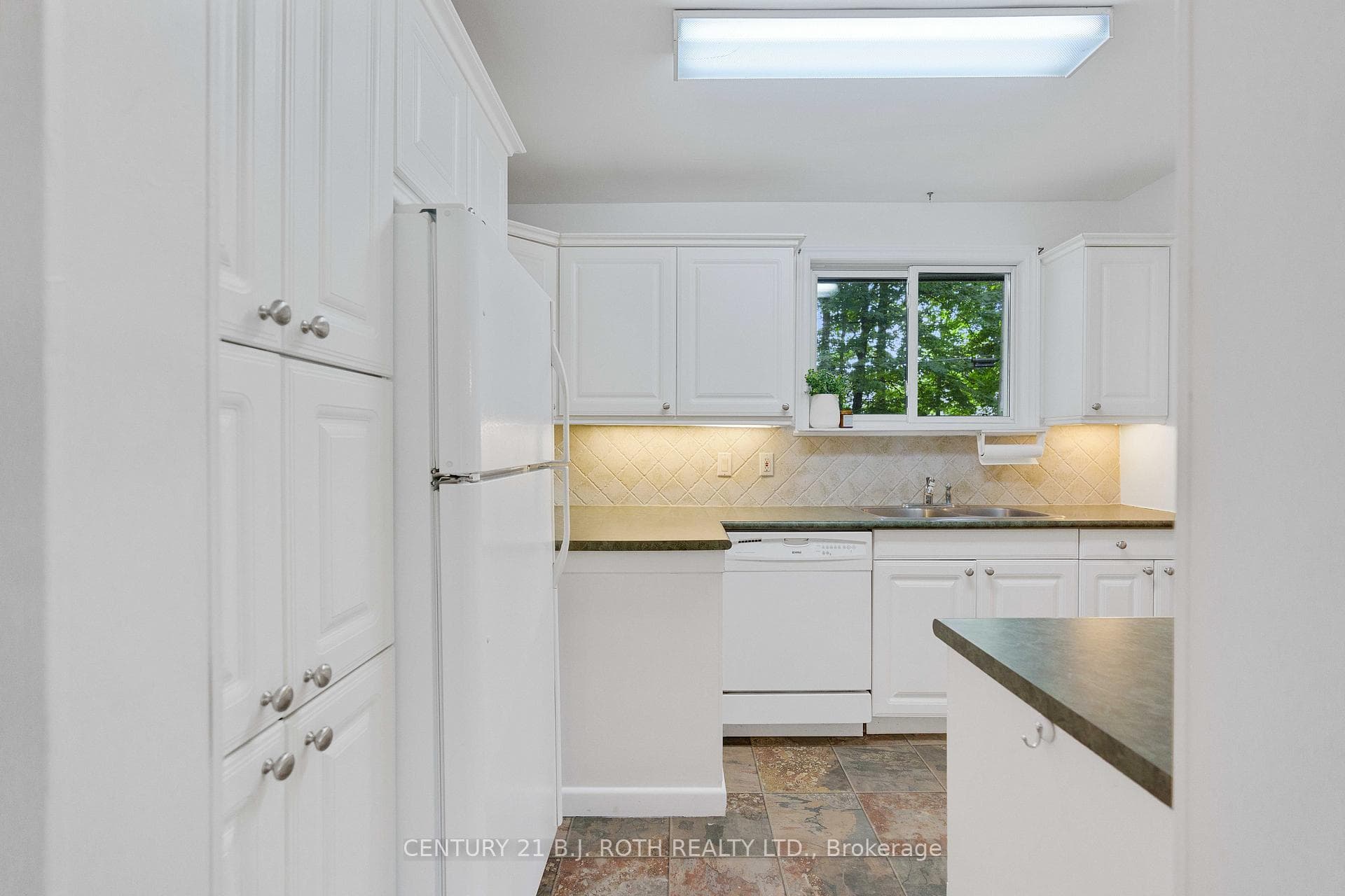23 Alexander Avenue photo 6