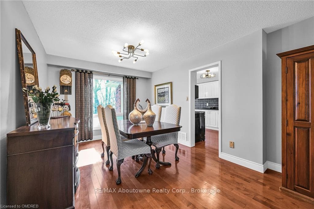 434 PARKRIDGE Crescent photo 6