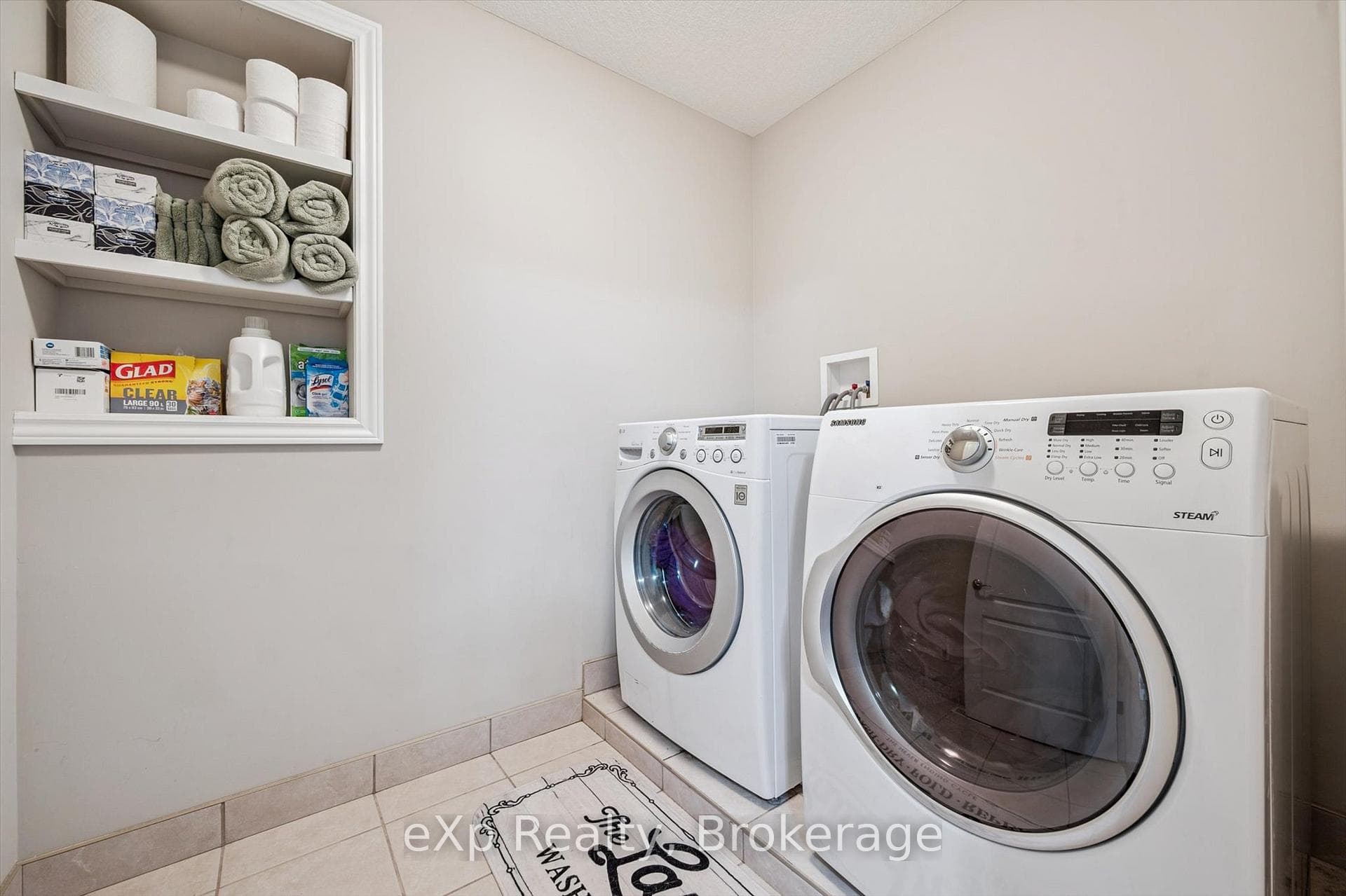 139 Couling Crescent photo 34