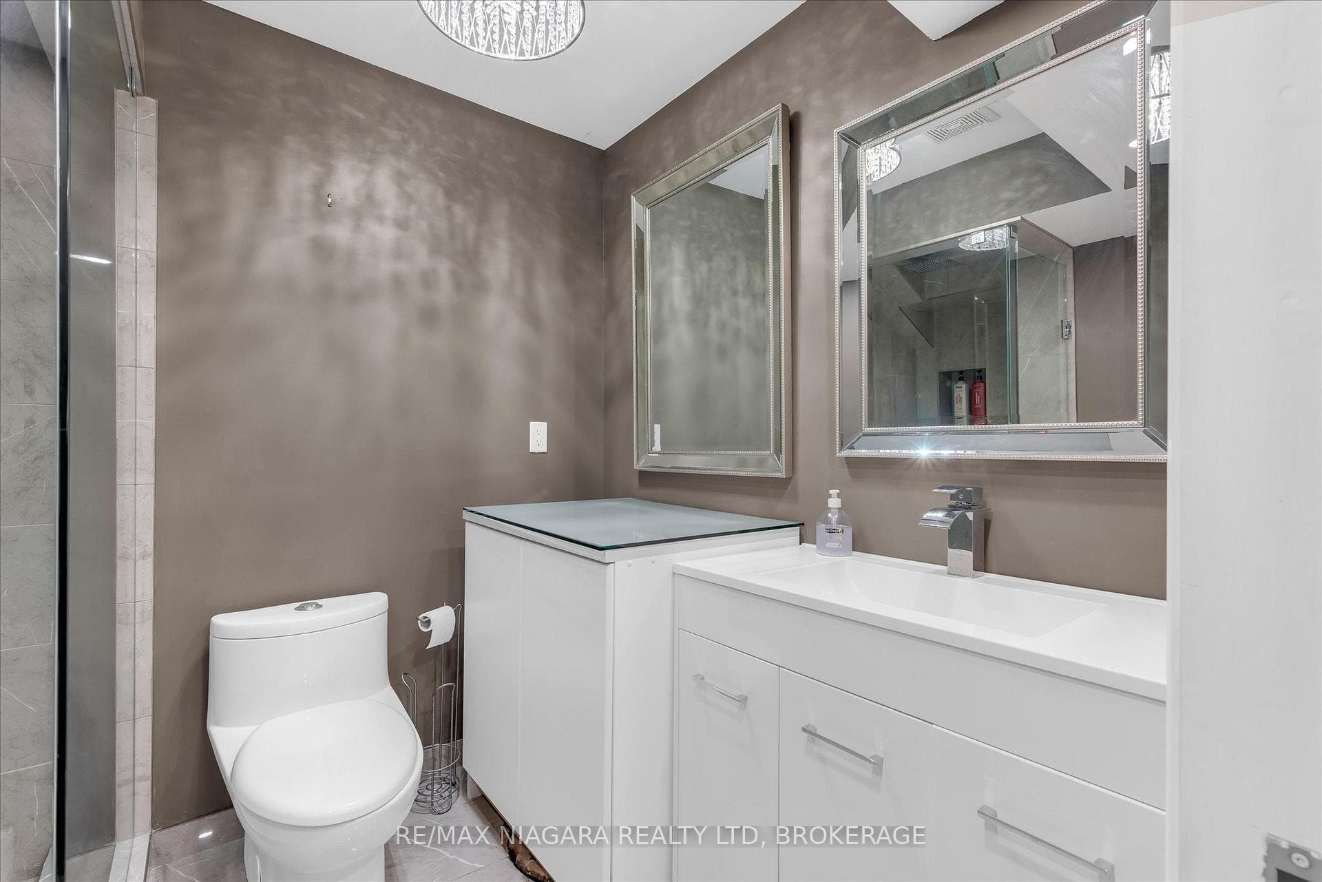 404 Wright Crescent photo 16