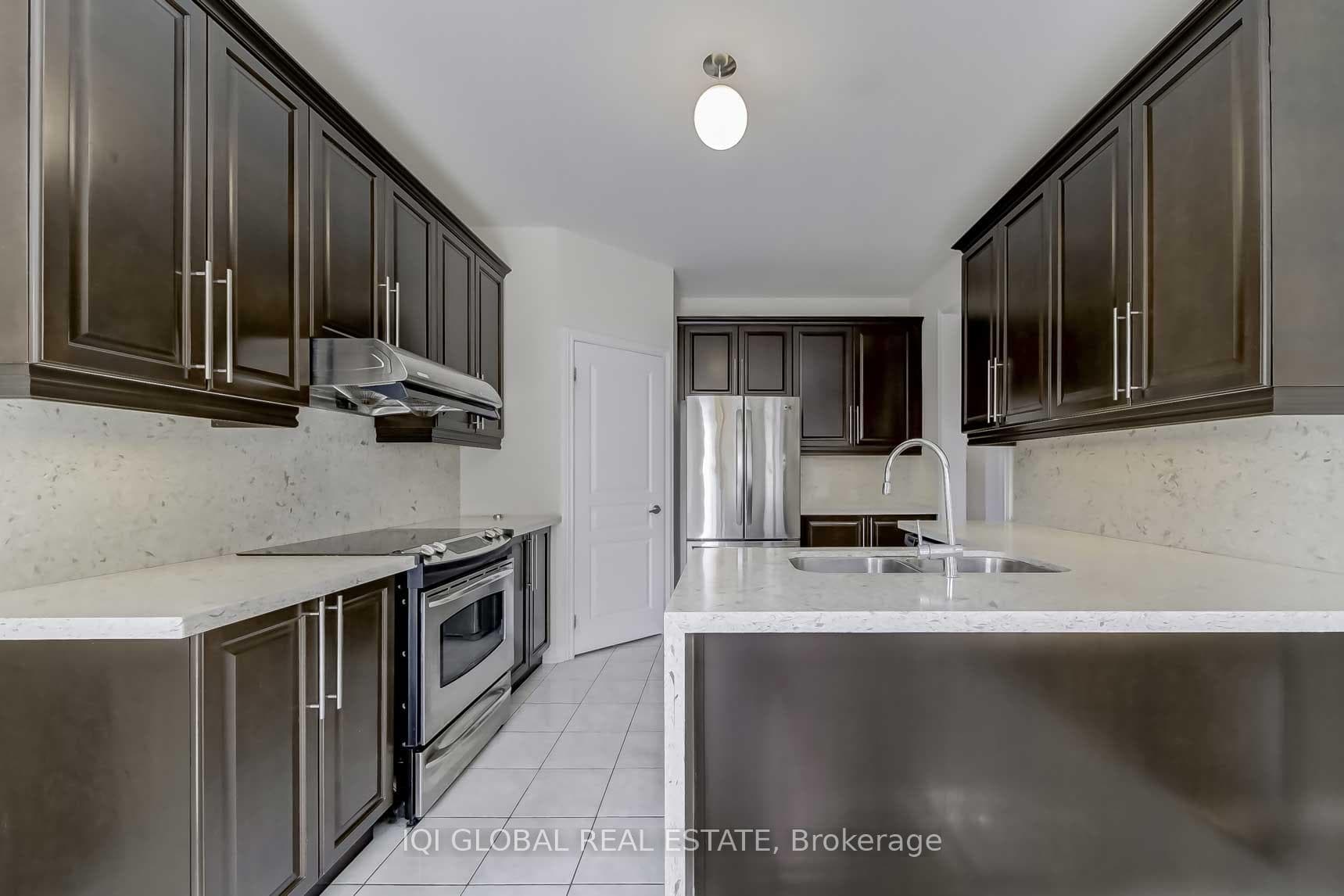 2 Bowkett Drive photo 12
