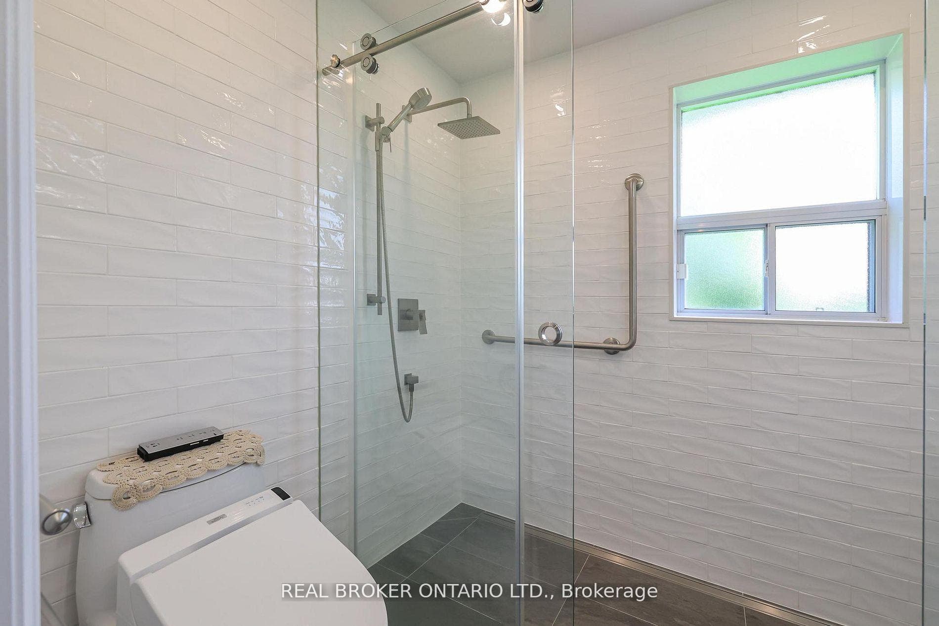 14 Woodridge Court photo 24