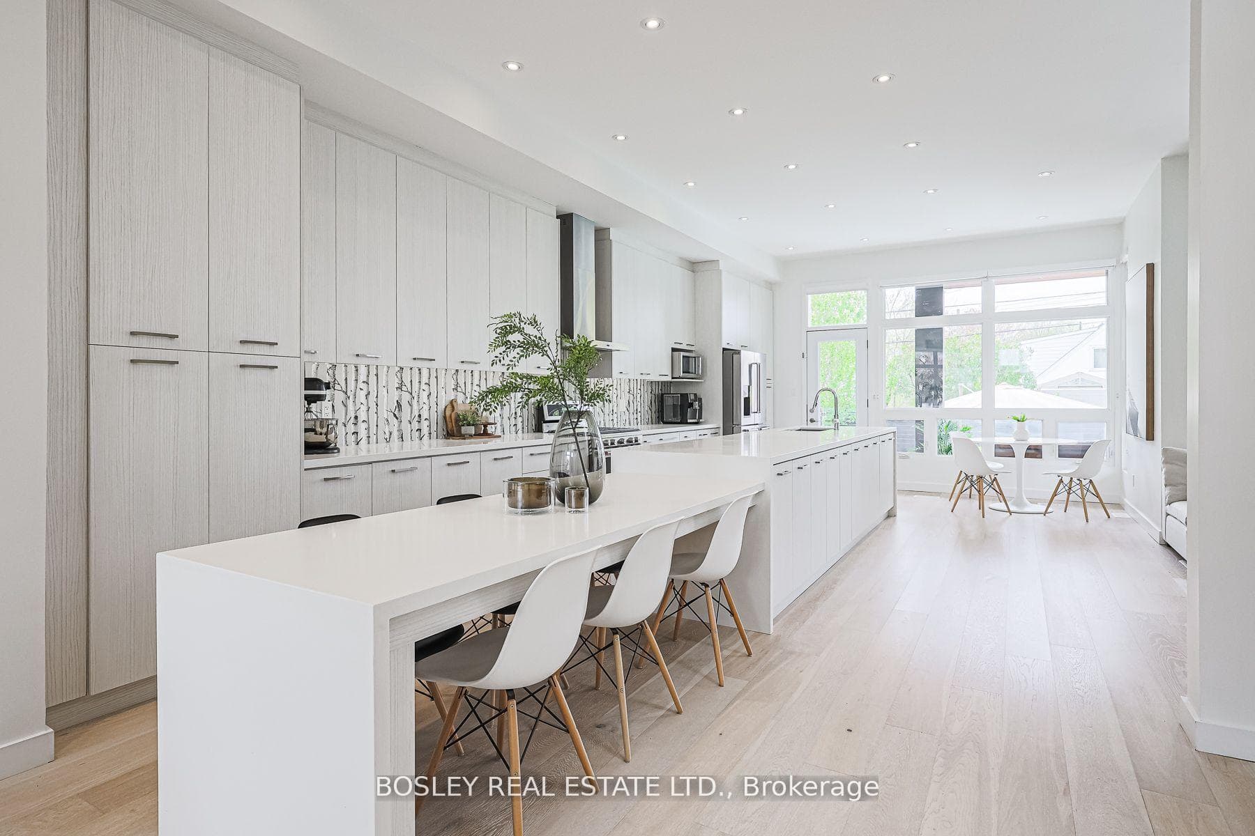 38 Roblin Avenue photo 6