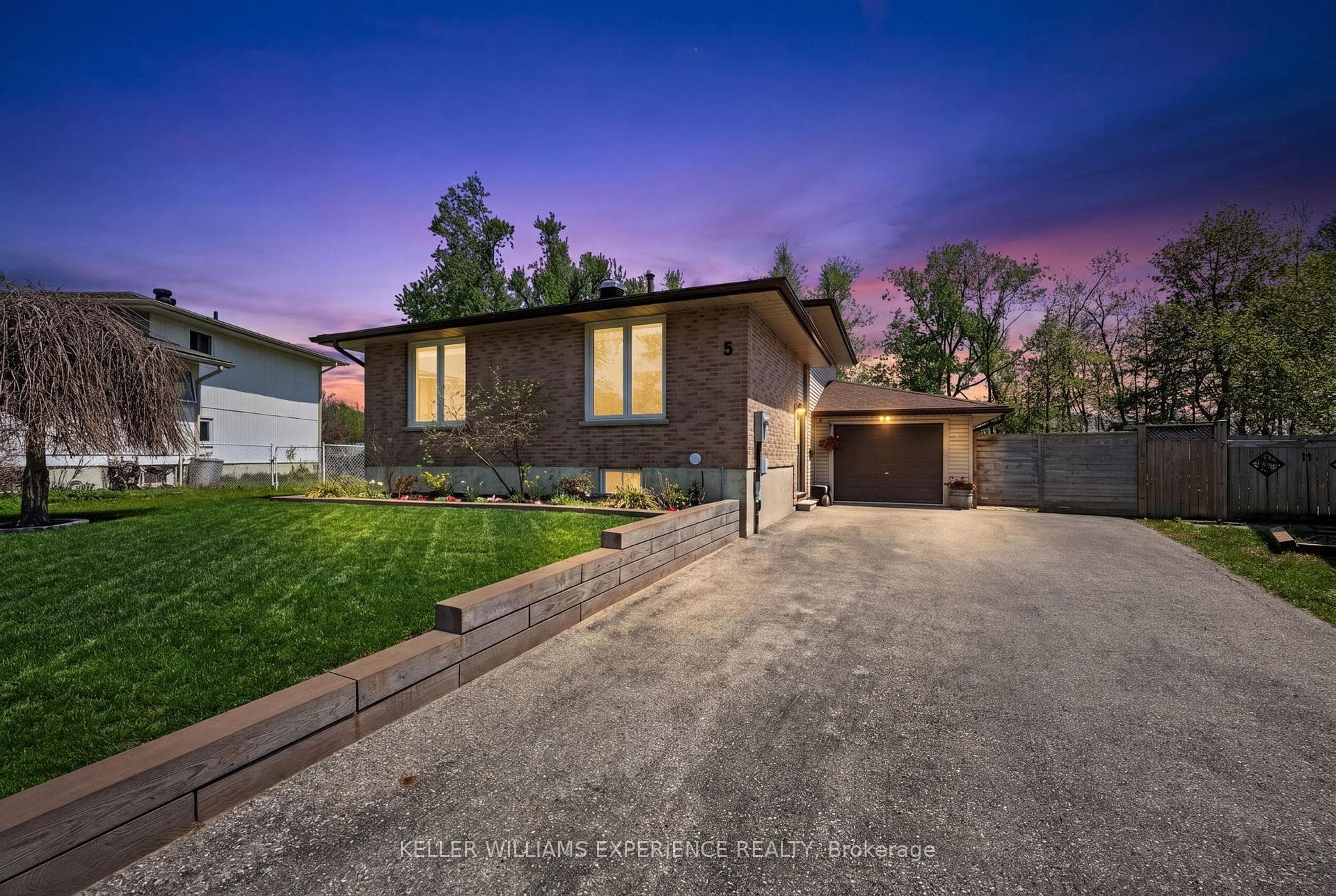 5 Atwood Court photo 2