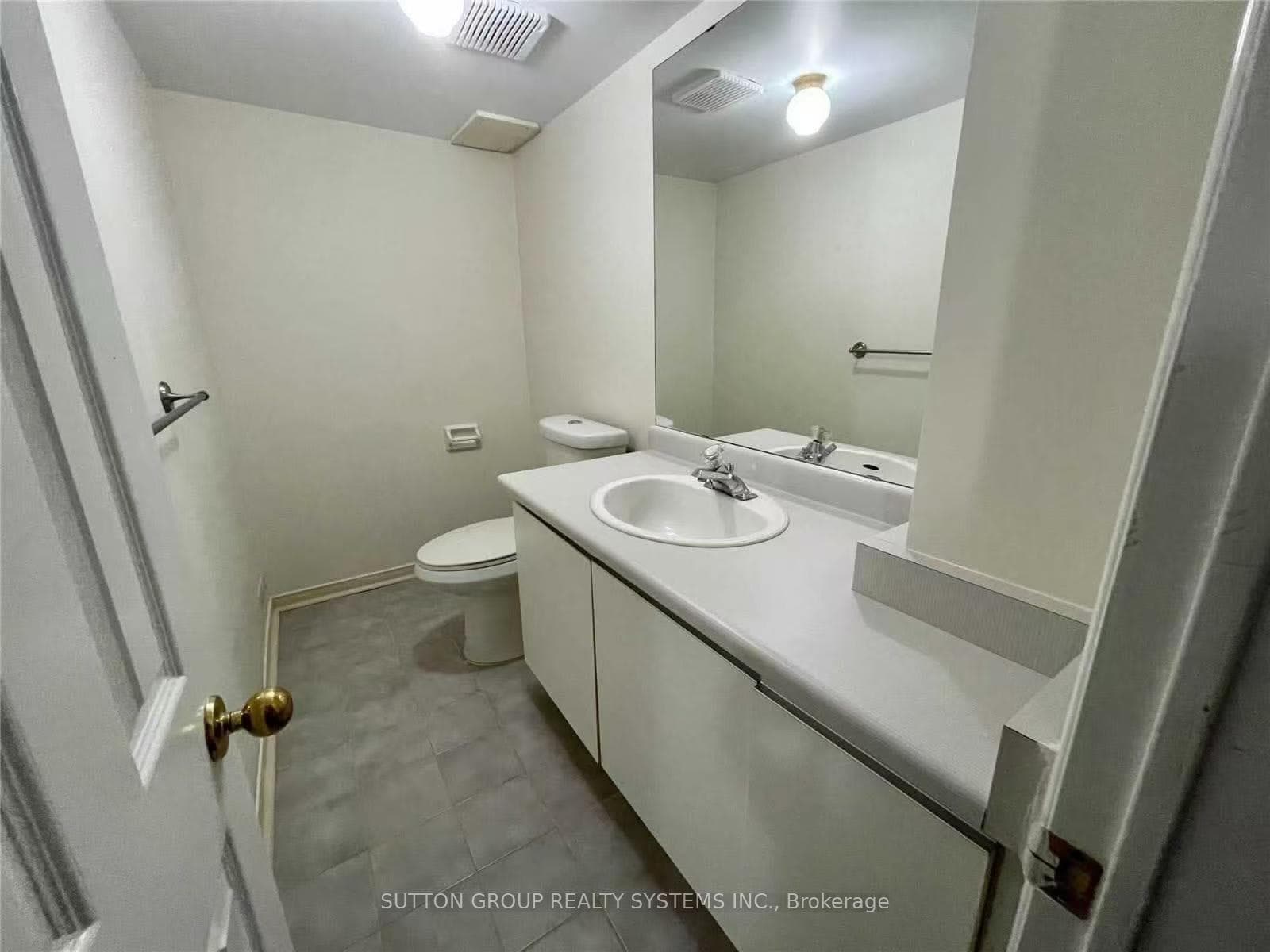 2275 Credit Valley Road Unit 100 photo 16