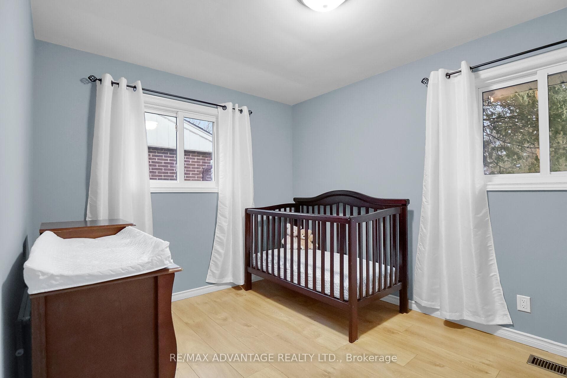 6 Dean Crescent photo 18