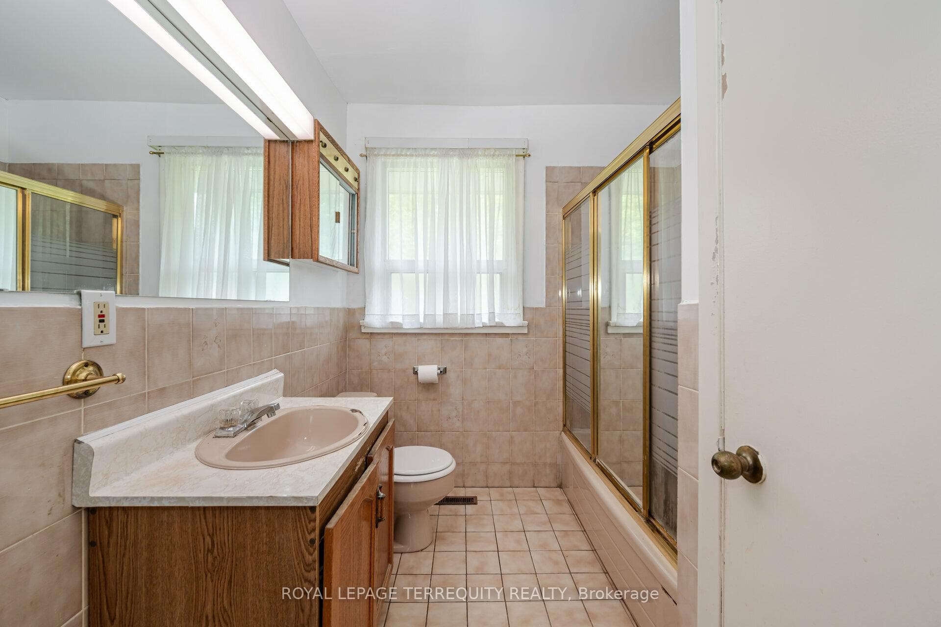 214 Dixon Road photo 19