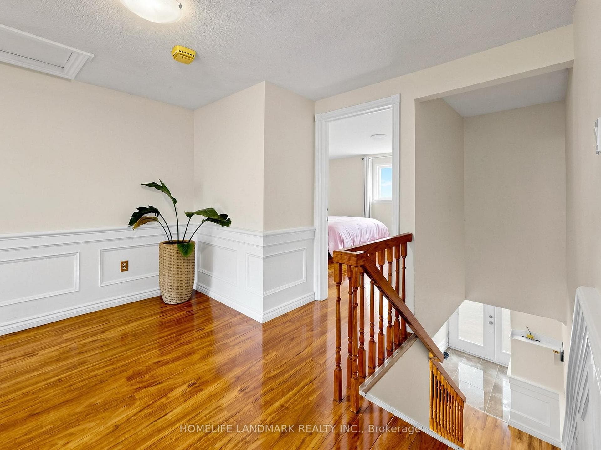 662 Merlin Court photo 16