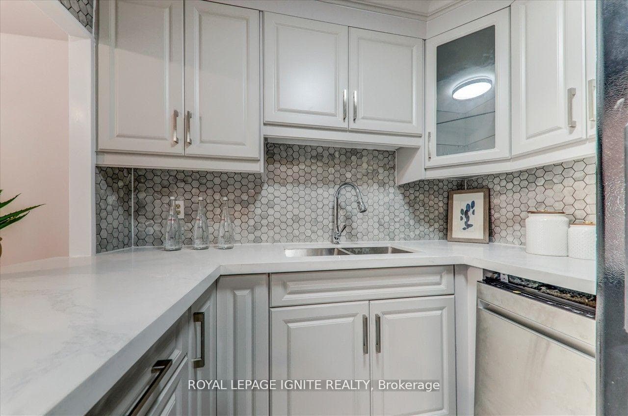 15 Sewells Road Unit 410 photo 10
