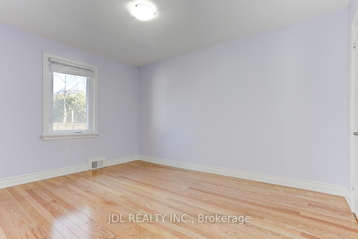 310 Horsham Avenue photo 12