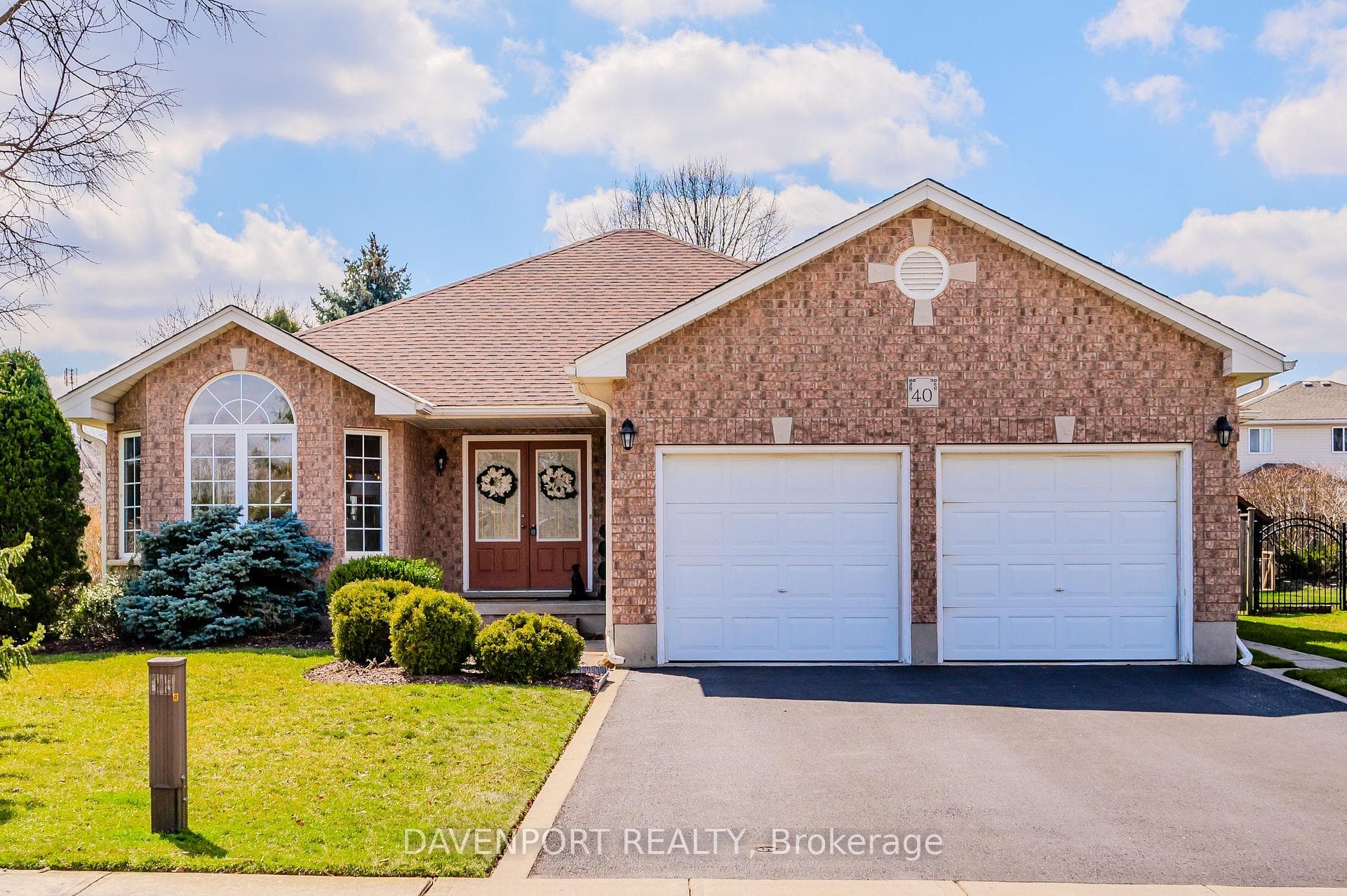 40 Rosecliff Court photo 1