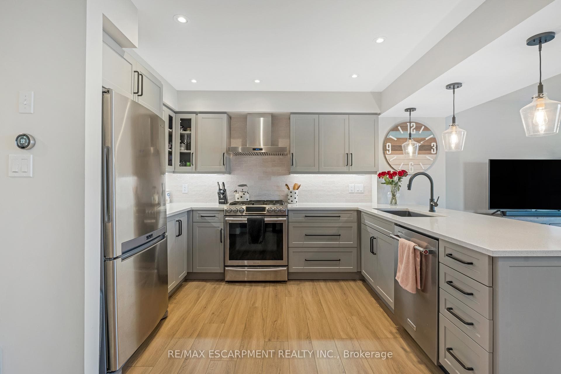 51 Thames Way photo 14