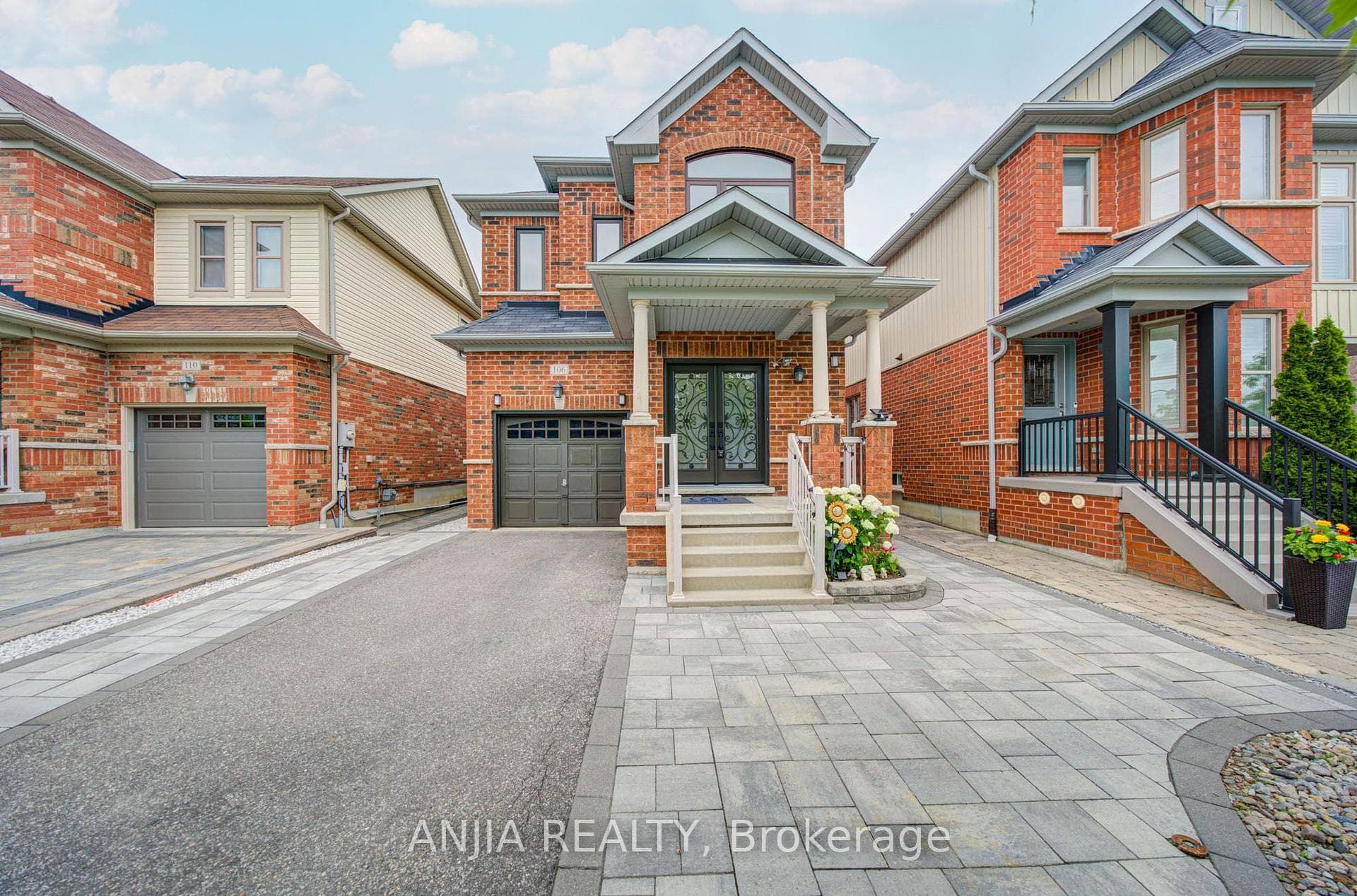 106 Vera Lynn Crescent photo 1