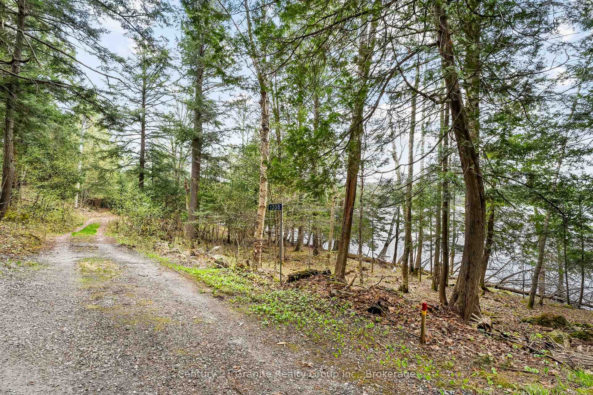 1208 Reg's Trail photo 32