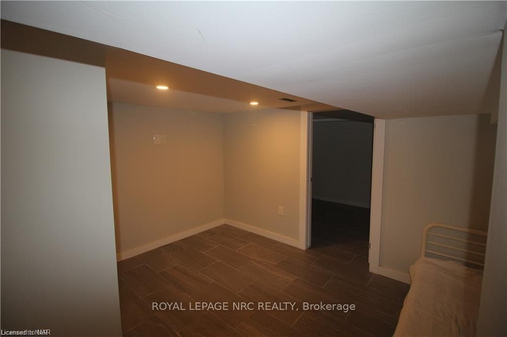 4463 SIXTH Avenue photo 22