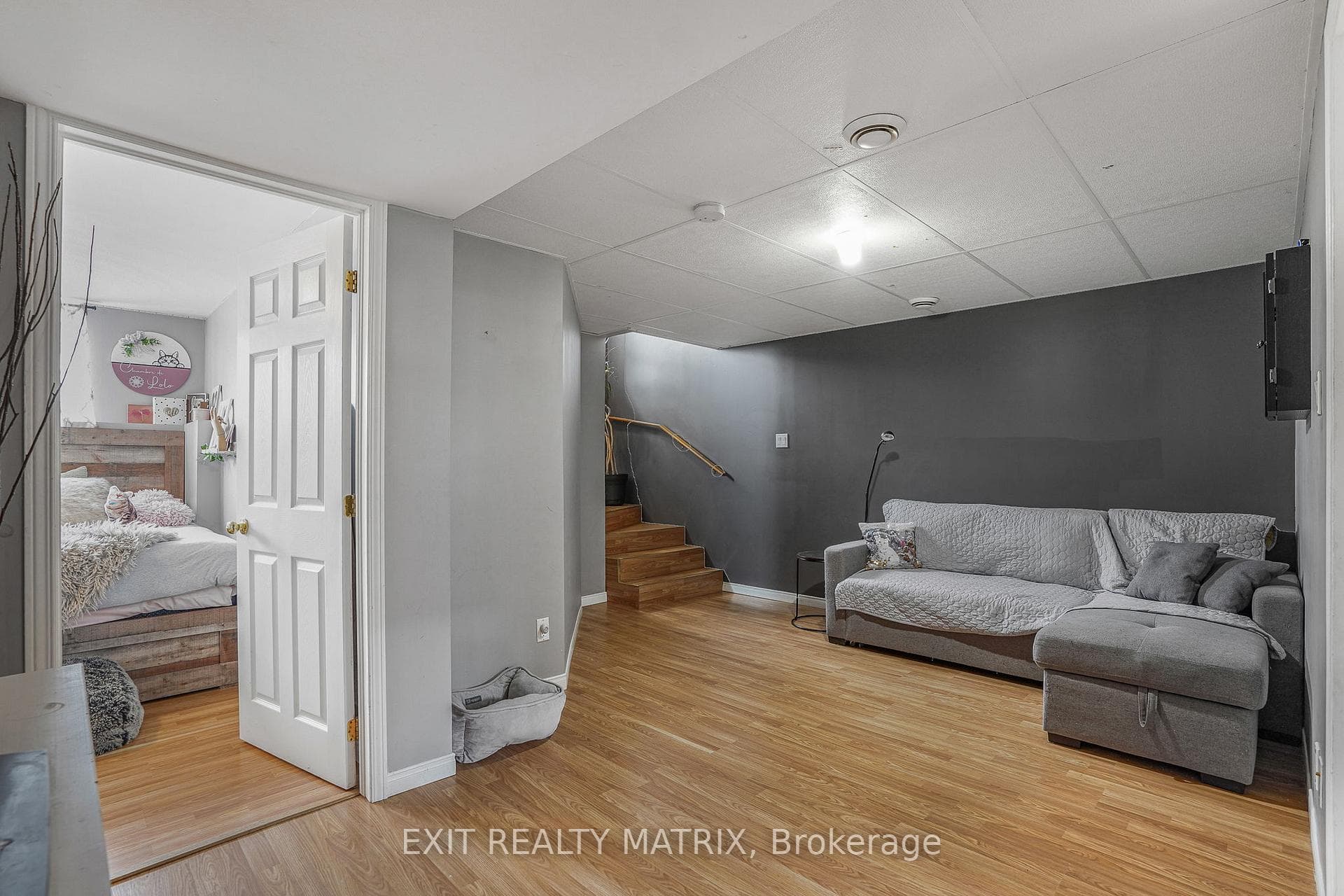 90 Richard Street photo 24