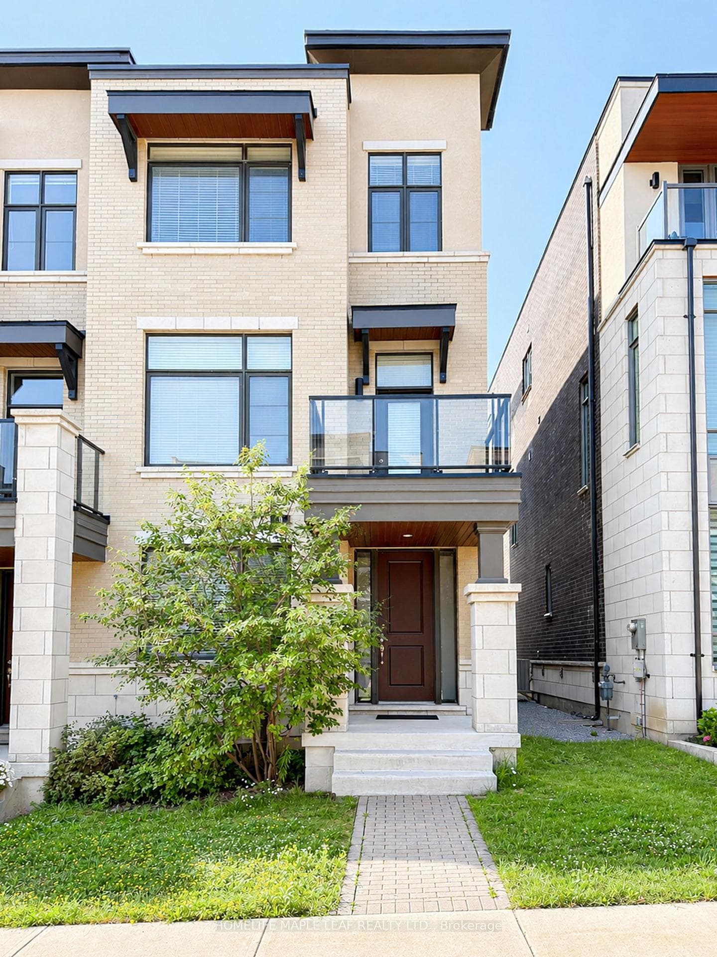 11 Aylin Crescent photo 1